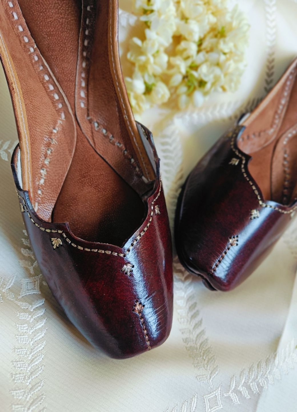 Desi Colour Women Indian Ethnic Footwear-Elegance - Distacart