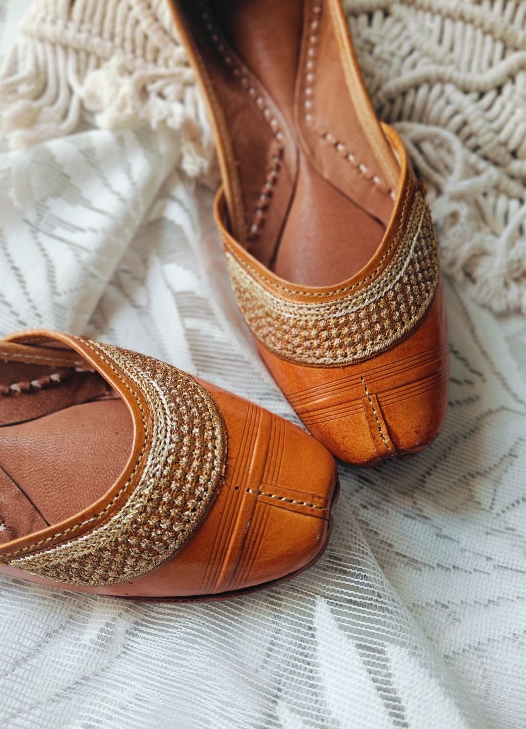 Desi Colour Women Indian Ethnic Footwear-Tan Leather Emb - Distacart