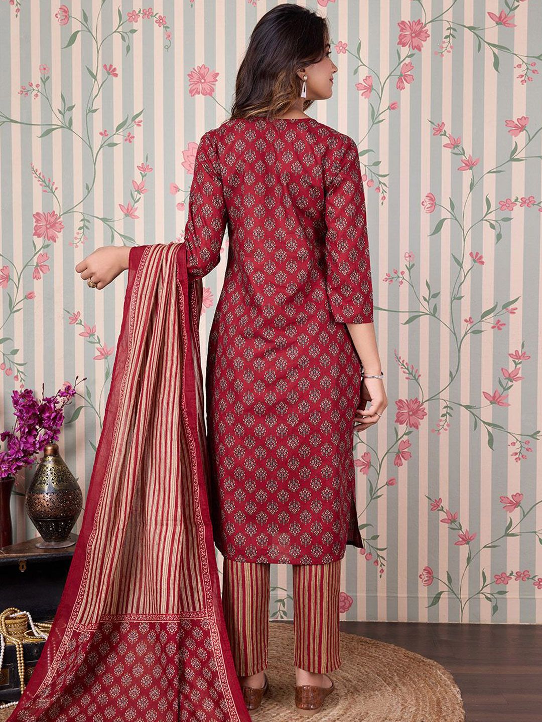 Ode by House of Pataudi Floral Printed Regular Pure Cotton Kurta with Trousers & Dupatta - Distacart