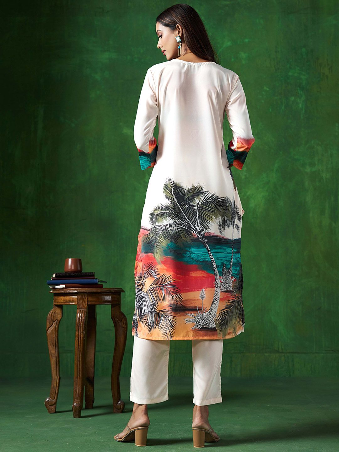 Sangria Abstract Printed Straight Kurta With Trouser