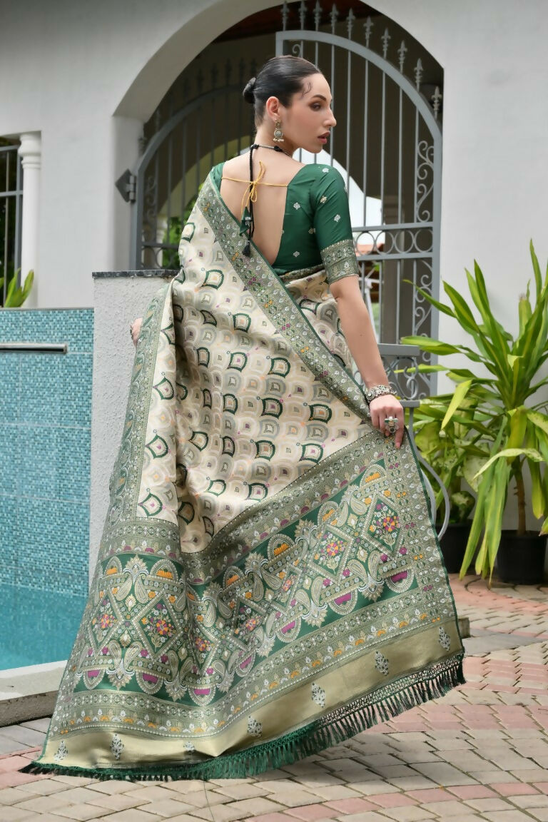 Vishnu Weaves Women's Green Banarasi Silk Patola Zari Woven Saree with Blouse