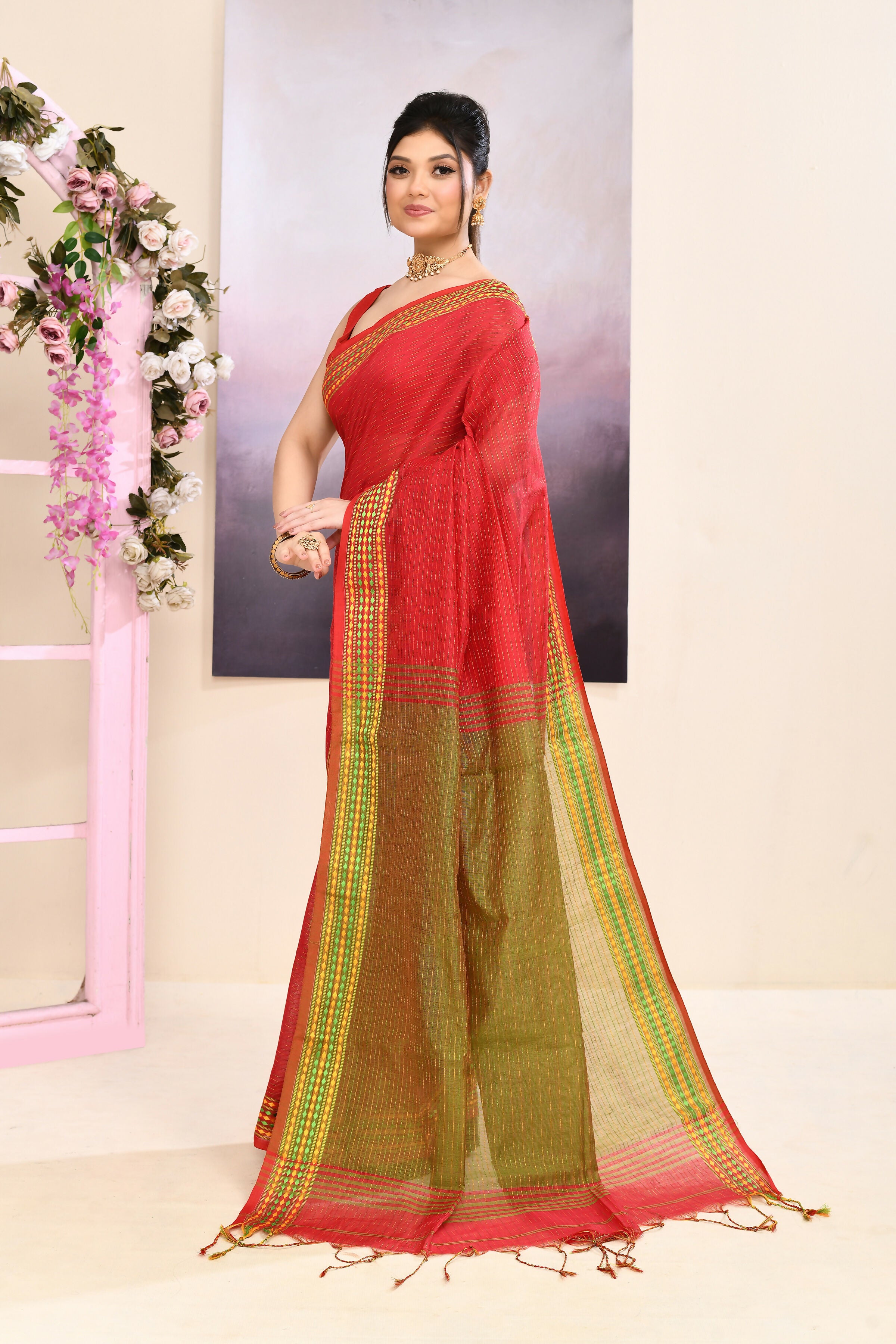 Piyari Fashion Women's Red Embellished Cotton Blend Jamdani Saree - Dista
