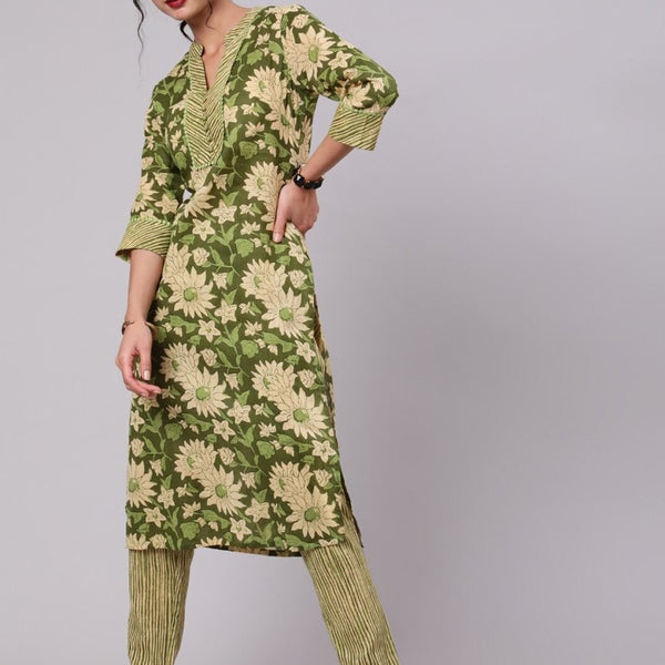 Aks Floral Printed Mandarin Collar Pure Cotton Kurta with Trousers - Distacart