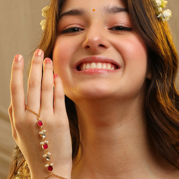 Ruby Raang Laal Noor Haath Phool