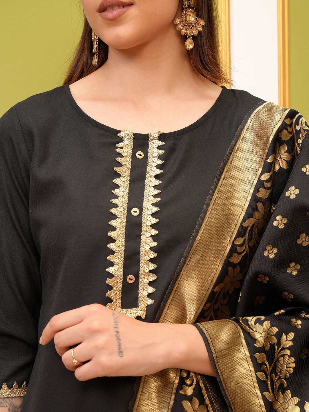 Vishudh Black Round Neck Floral Regular Straight Kurta with Palazzos & With Dupatta - Distacart