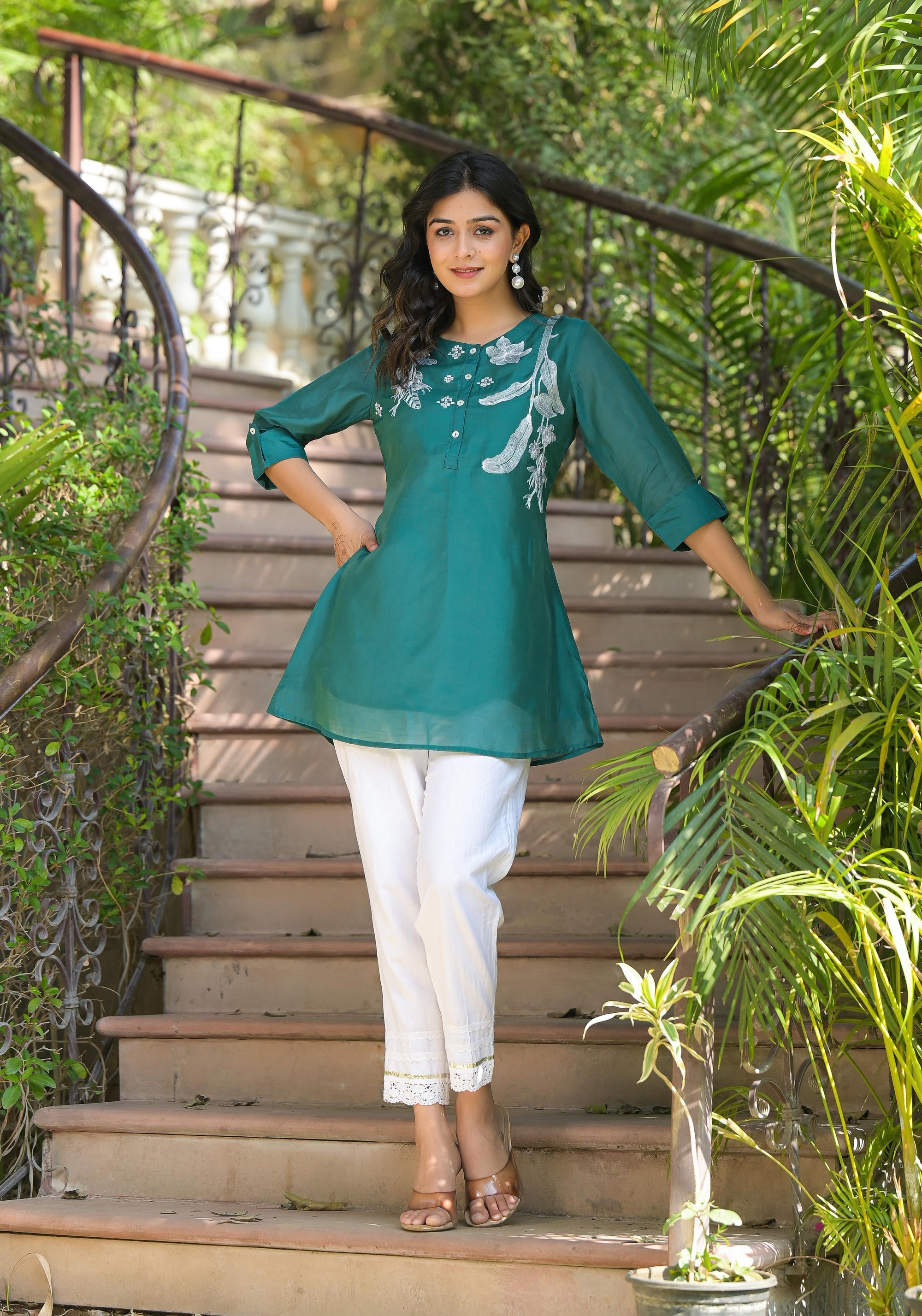 Juniper Green Solid Chanderi Tunic With Thread Work & Buttons - Distacart