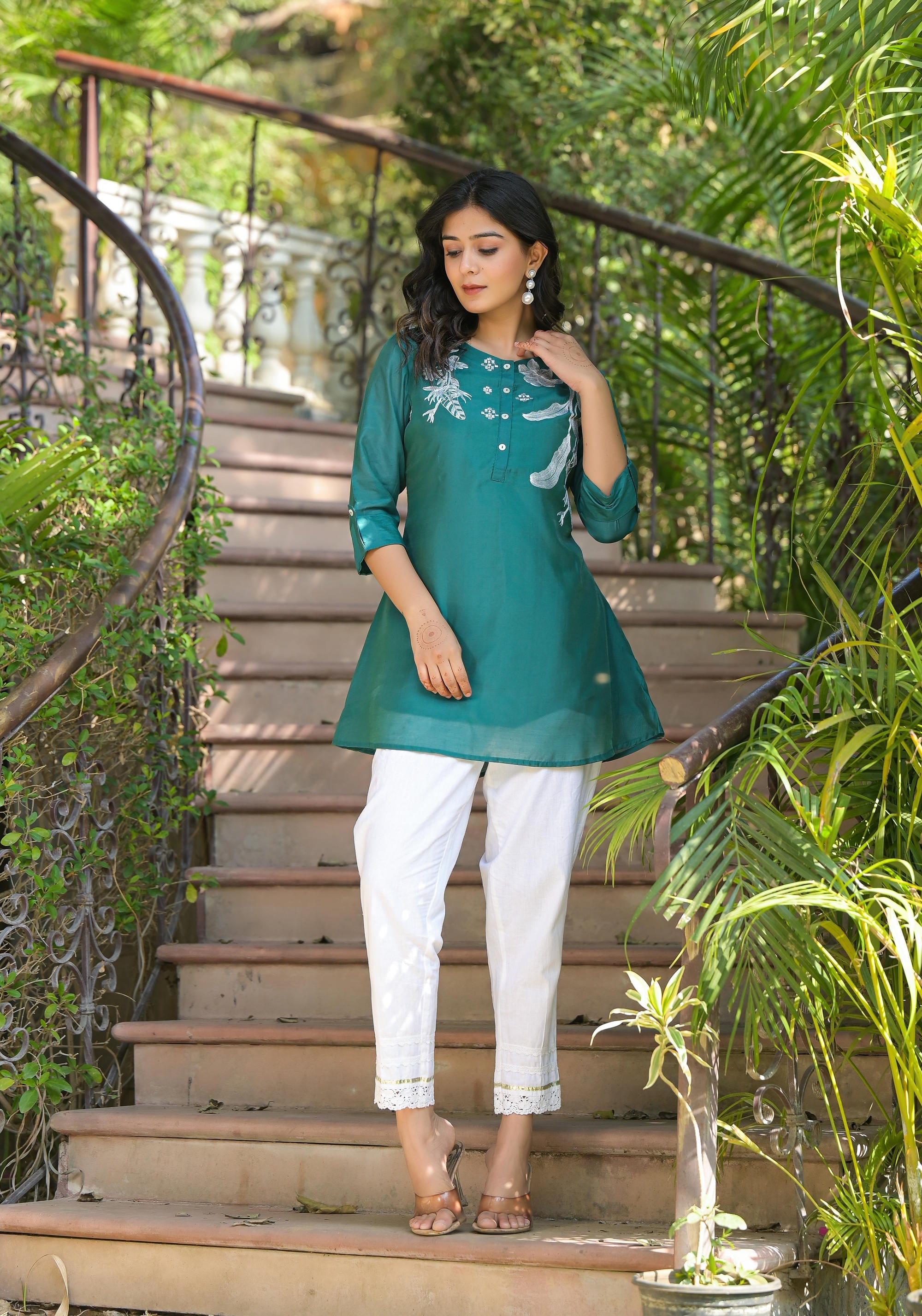 Juniper Green Solid Chanderi Tunic With Thread Work & Buttons - Distacart