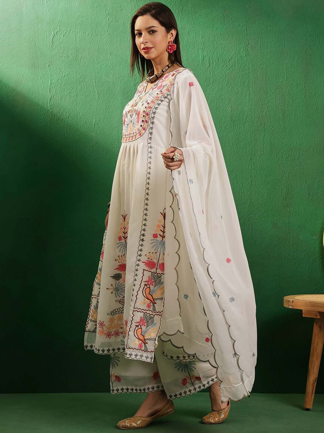 Sangria V-Neck Long Sleeves Thread Work Embroidered Kurta Sets