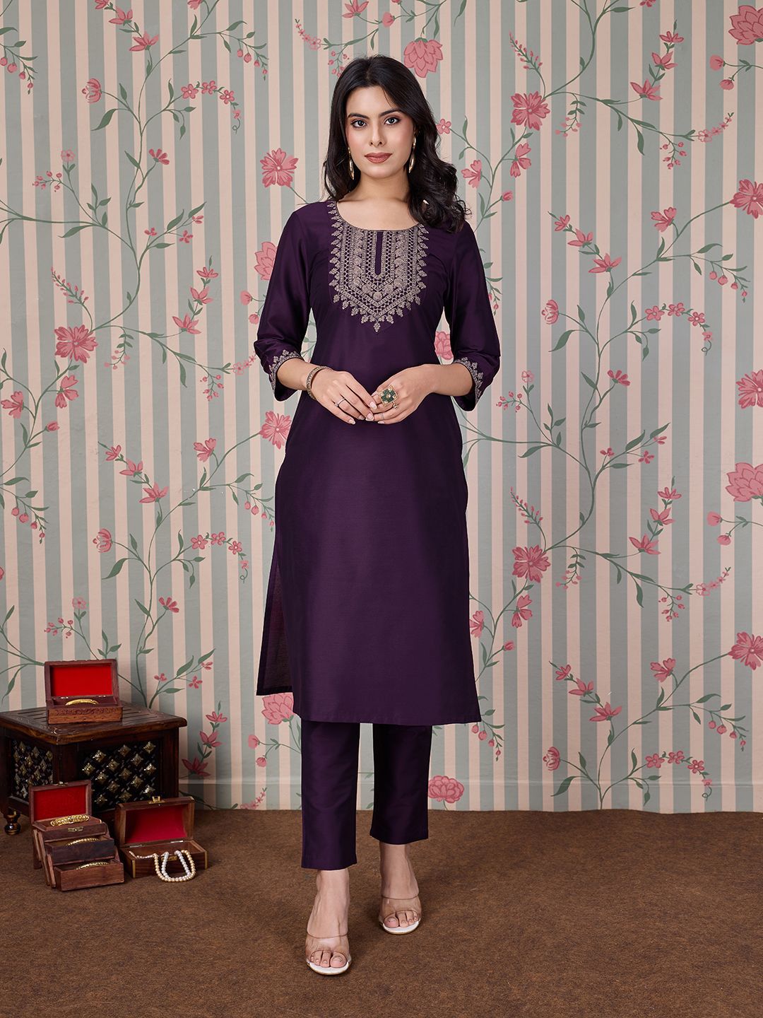 Ode by House of Pataudi Women Embroidered Side Slits Straight Kurta - Distacart