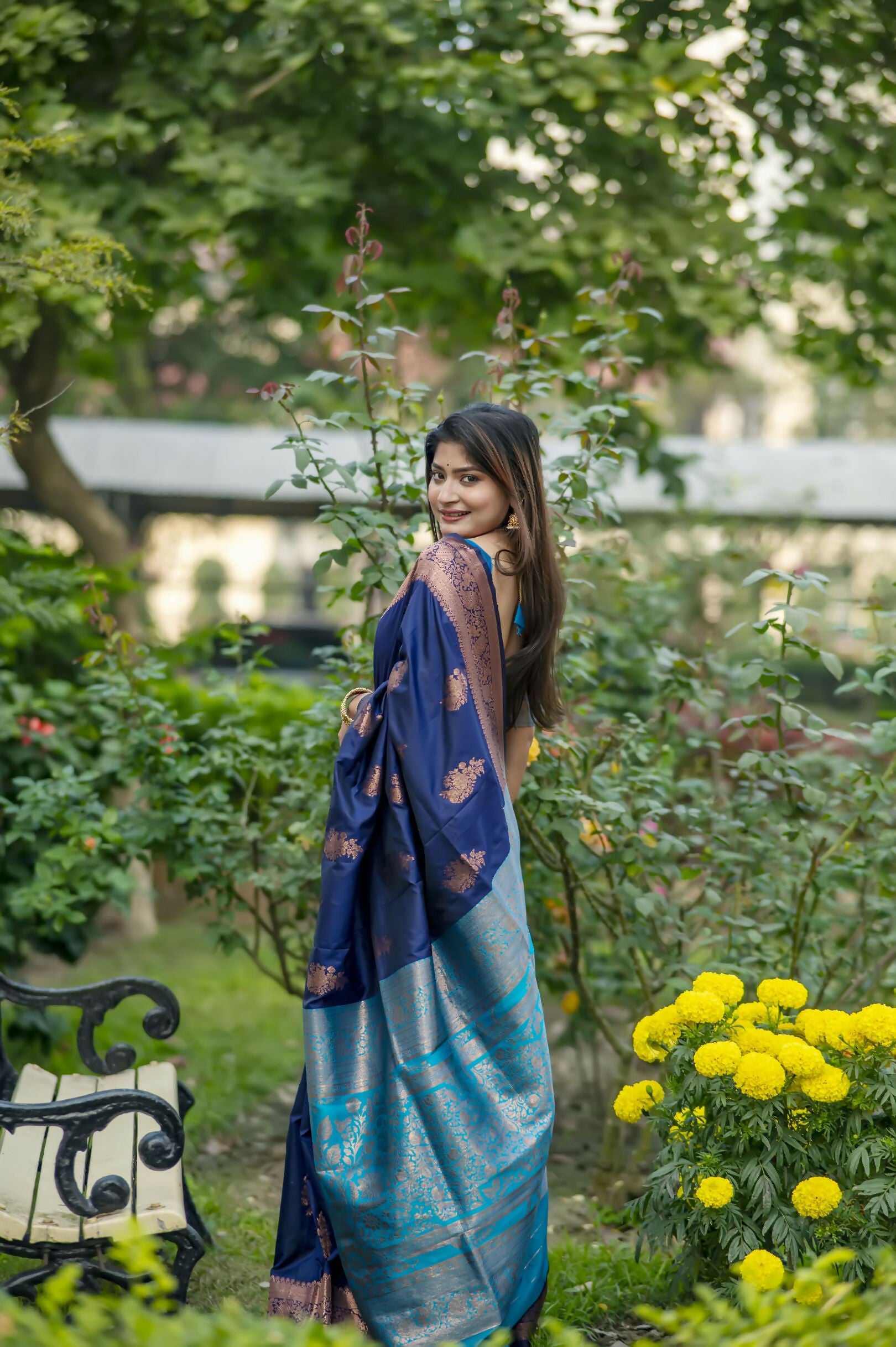 Vishnu Weaves Women's Navy Banarasi Silk Saree with Blouse - Distacart