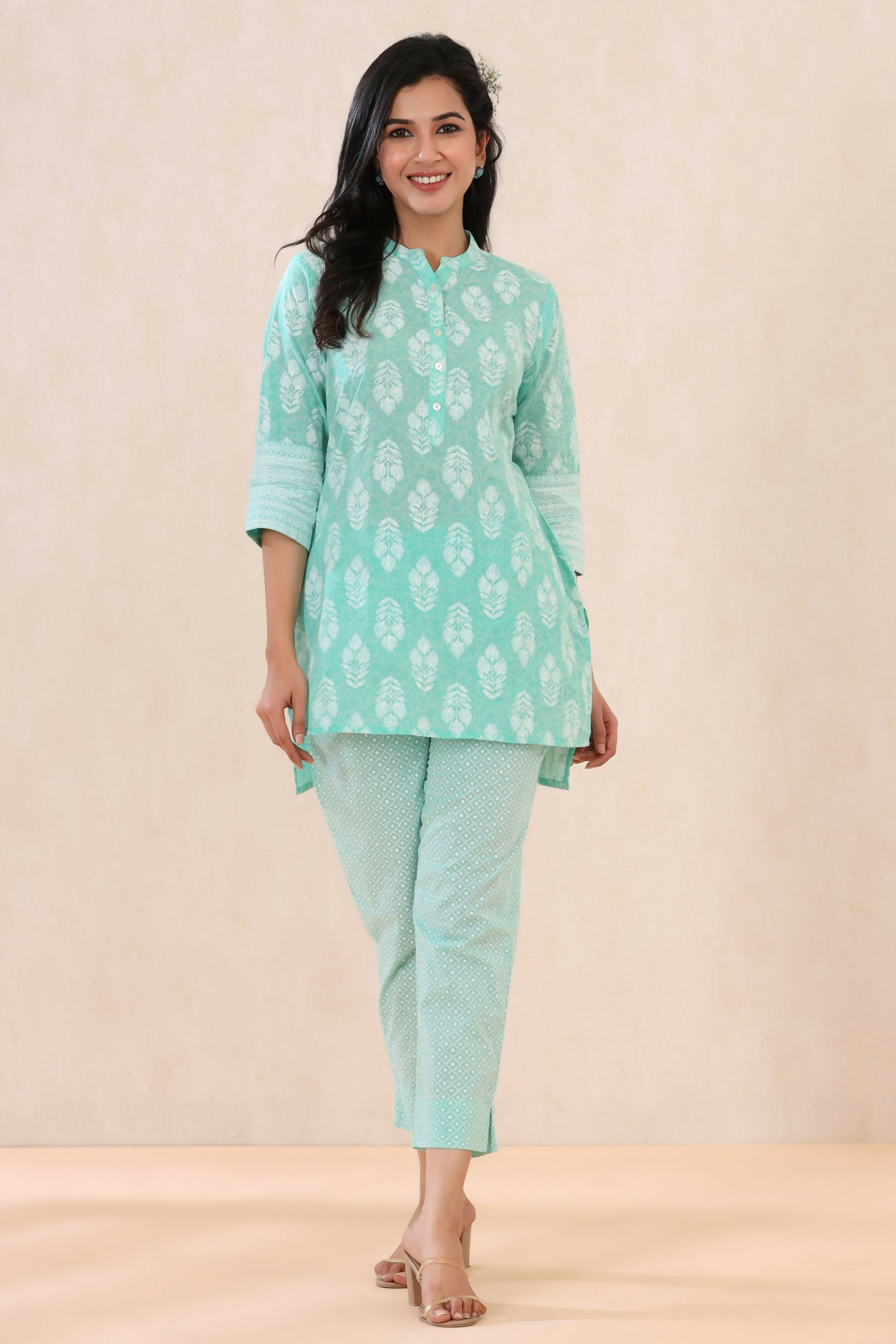 Juniper Mint Geometric Printed Pure Cotton Straight Fit Pants - Distacart