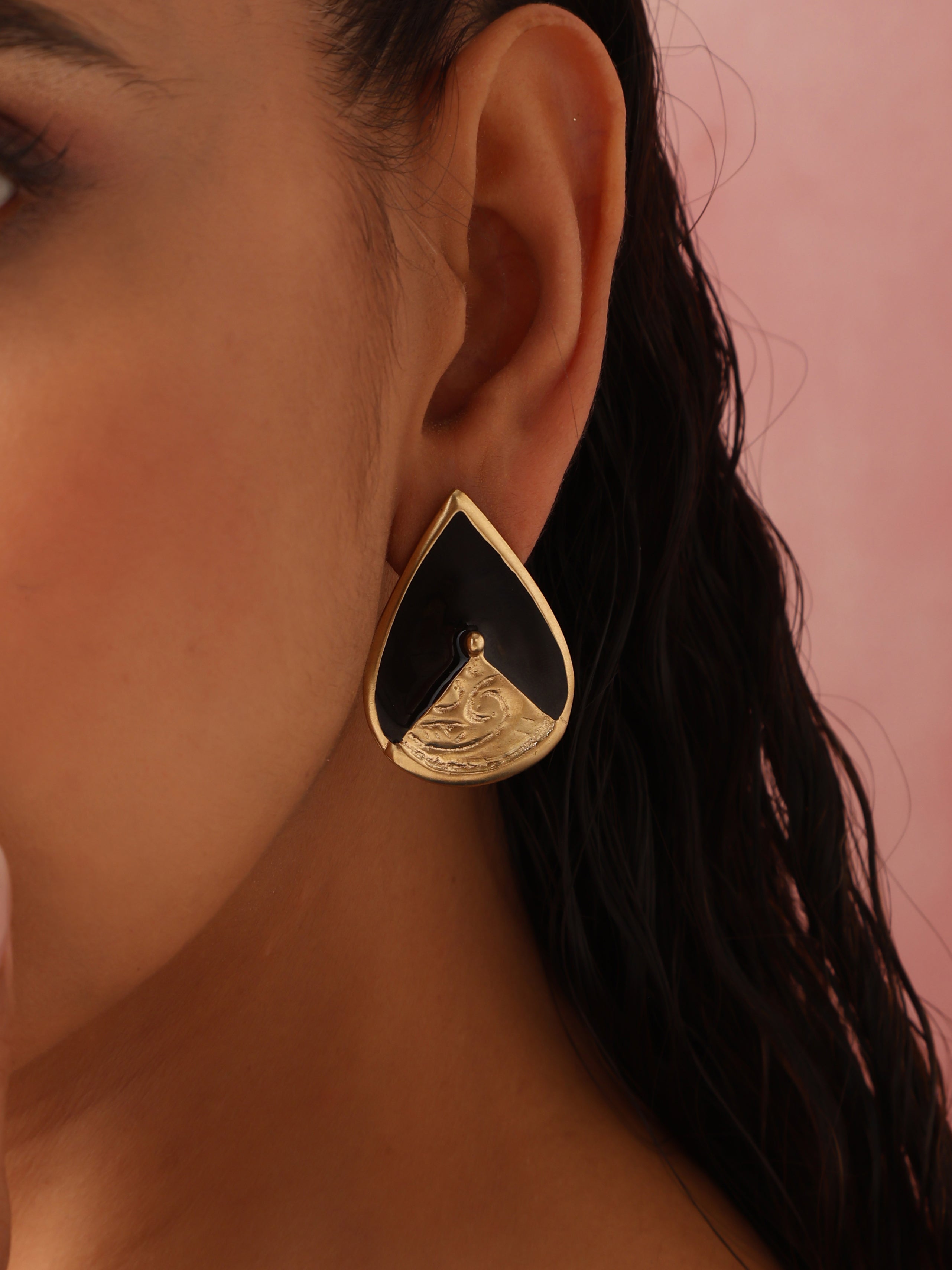 trueBrowns Brass Black Stone Drop Stud Earrings - Distacart
