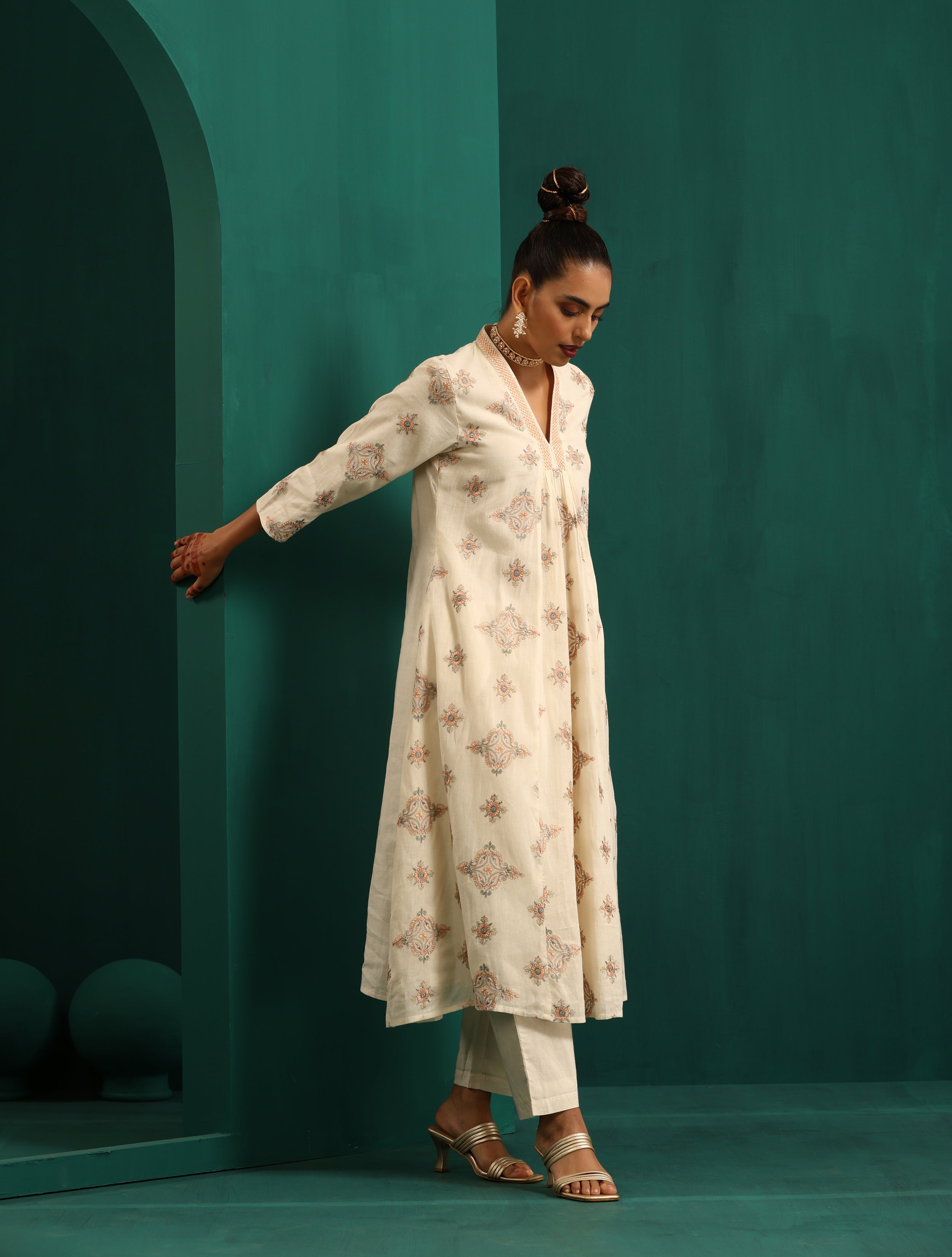 trueBrowns Ivory Peach Cotton Front Gathered Kurta Pant Set - Distacart