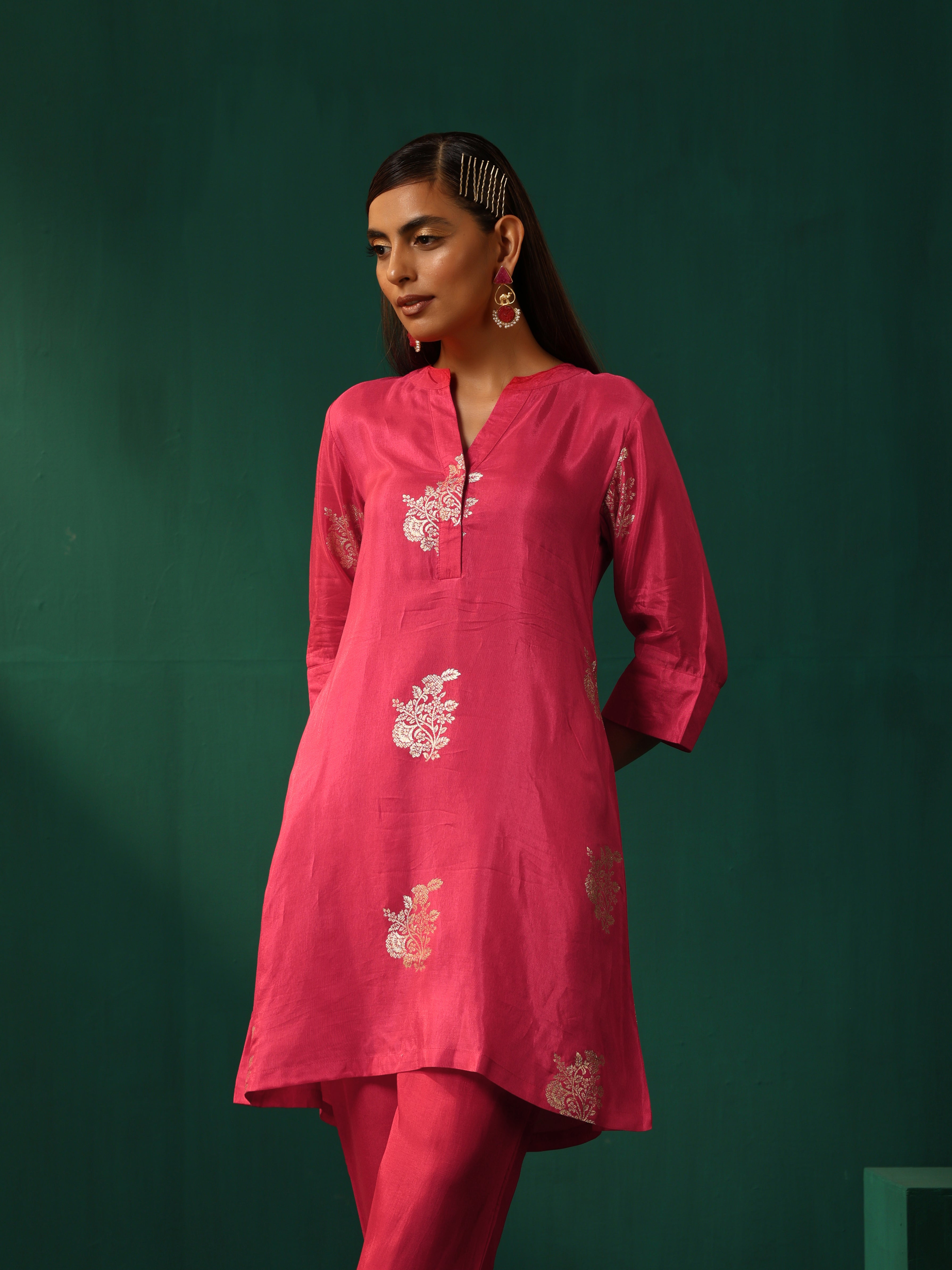 trueBrowns Pink Floral Viscose Silk Round Neck Co-ord Set - Distacart