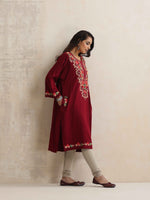 Thumbnail for trueBrowns Maroon Kashmiri Embroidered Woollen Phiran Kurta - Distacart
