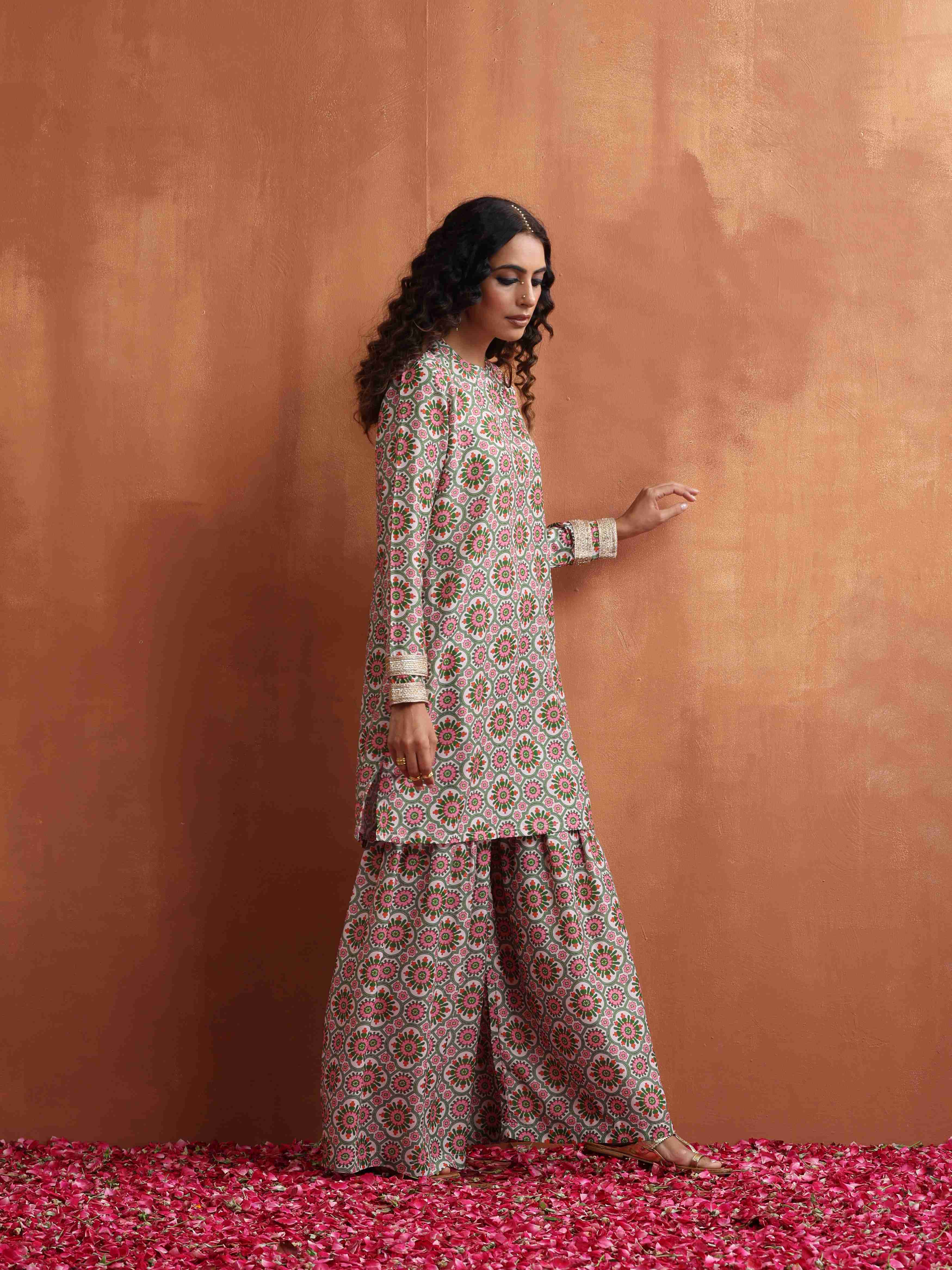 trueBrowns Off White Geometric Print Sharara Set - Distacart