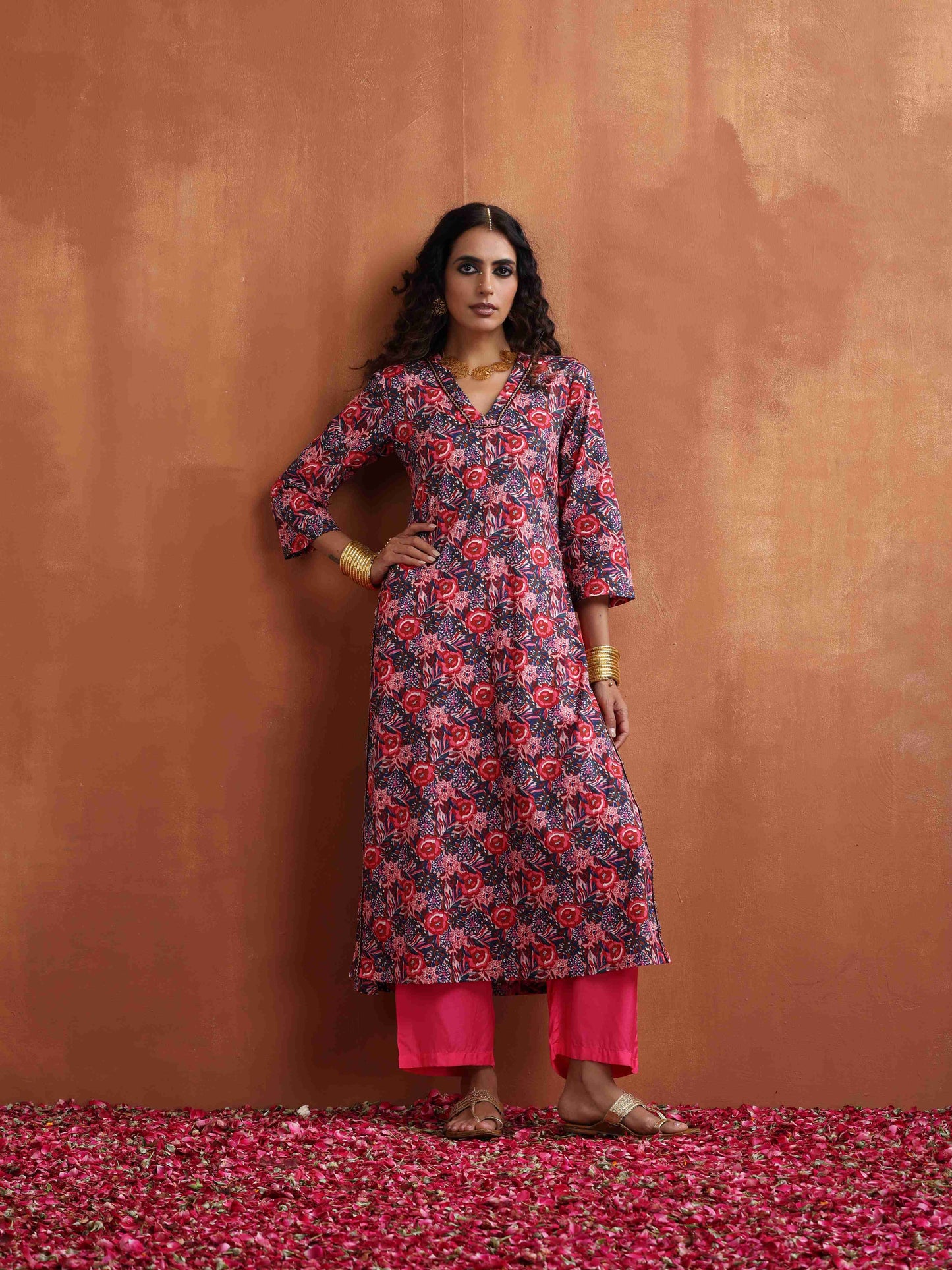 trueBrowns Pink Print High Slit Kurta Set - Distacart