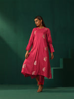 Thumbnail for trueBrowns Pink Floral Viscose Silk Round Neck Puff Sleeve Kurta Pant Set - Distacart
