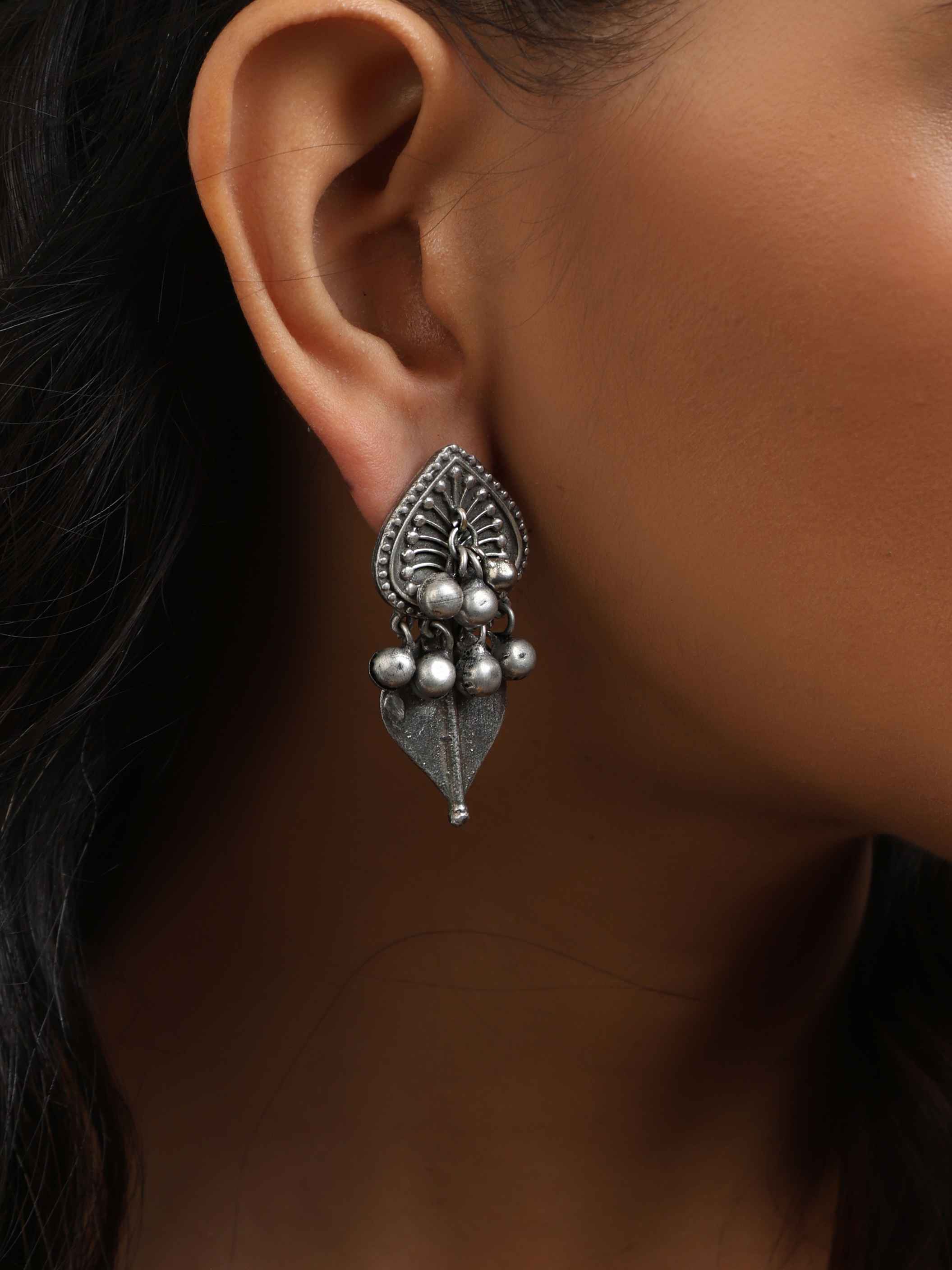 trueBrowns Silver Tone Leaf Stud Earrings - Distacart