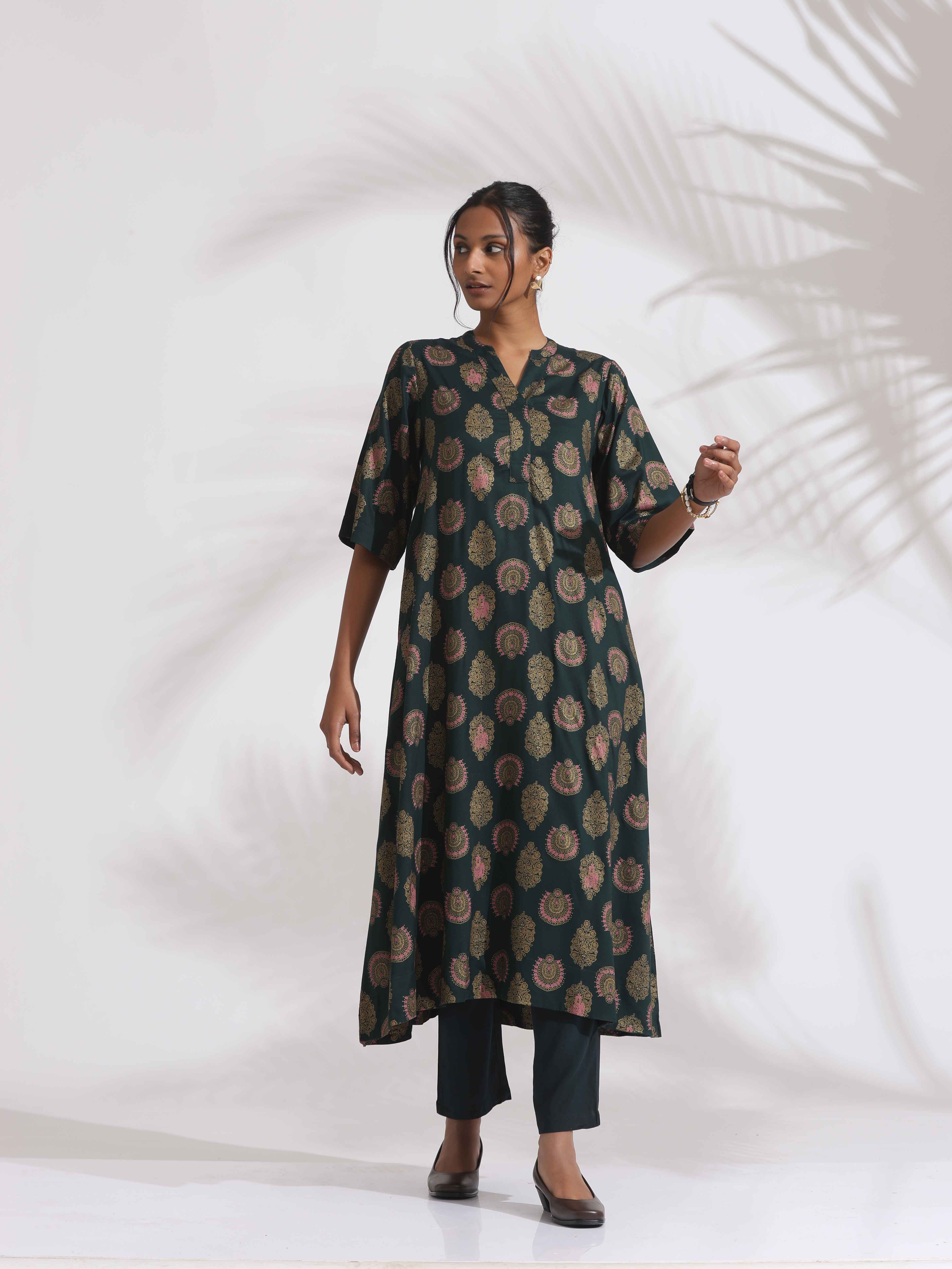 trueBrowns Green Foil Print Cotton Kurta Set