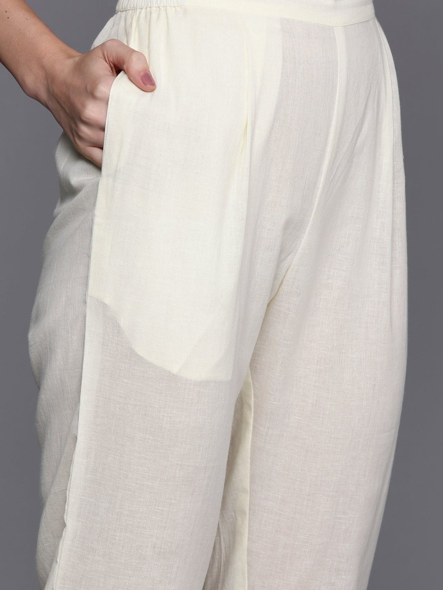 Ahalyaa Floral Printed Regular Pure Cotton Kurta with Trousers & Jacket - Distacart