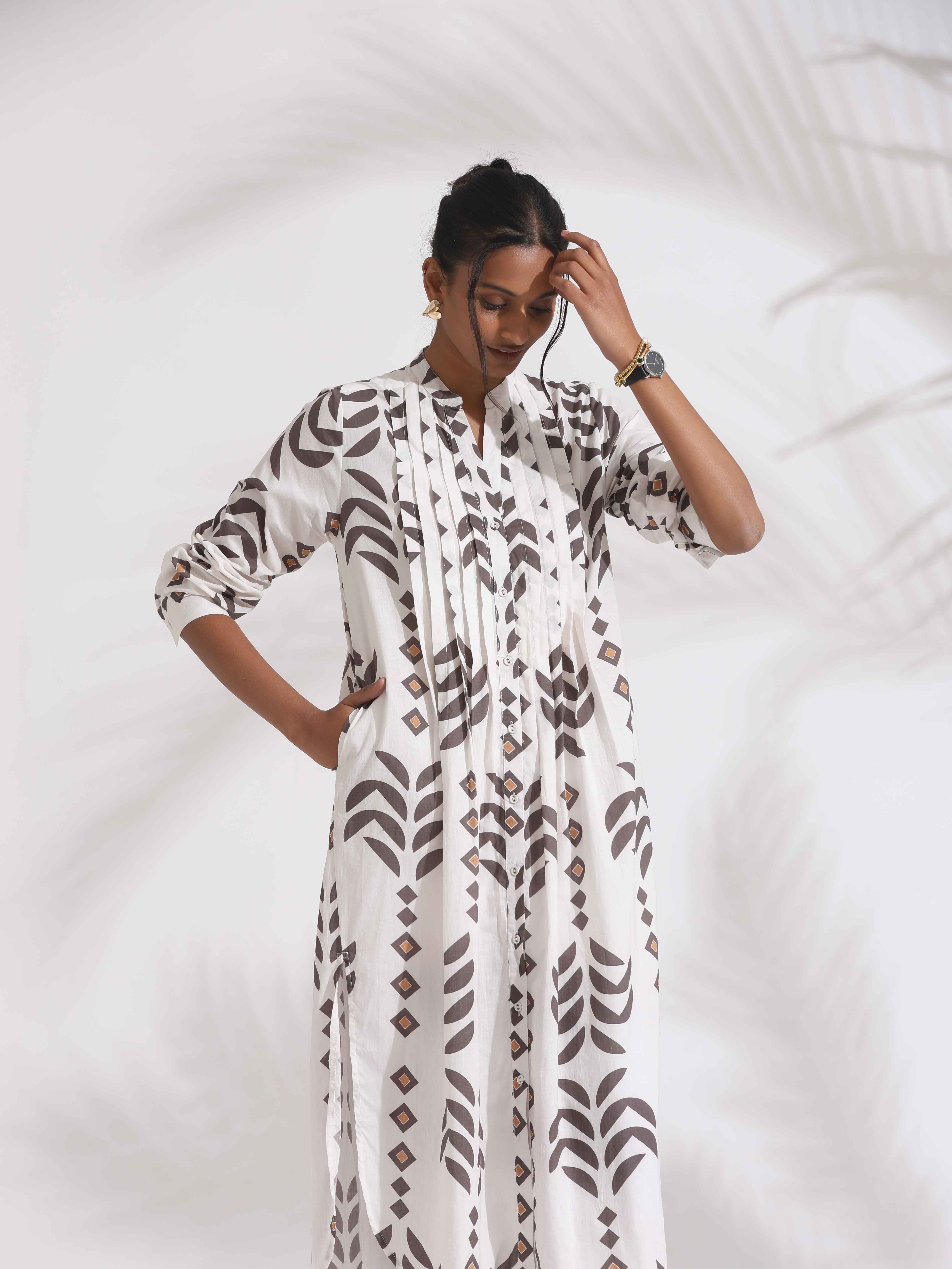 trueBrowns White Cotton Stripe Print Pleated Kurta Set