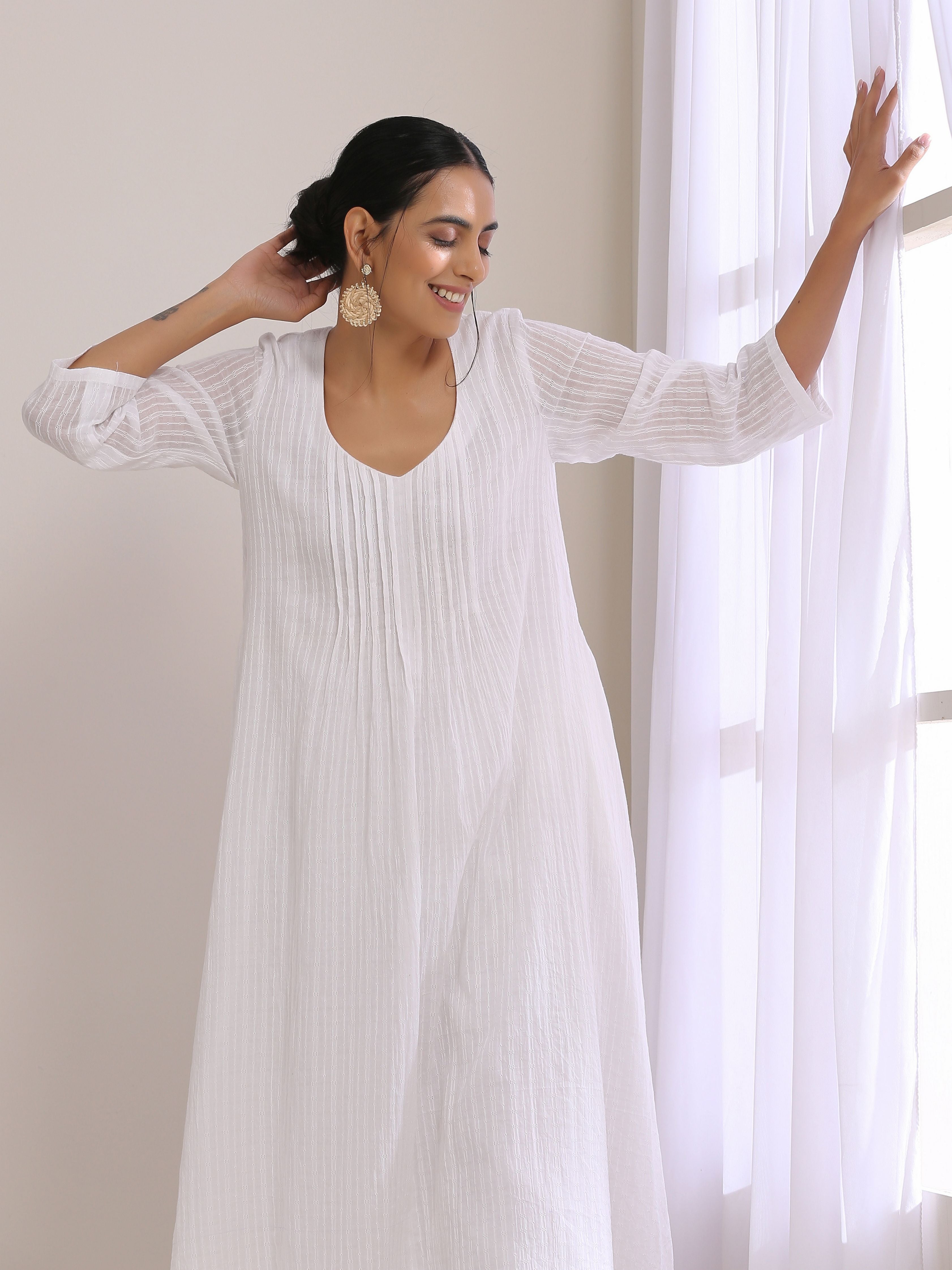 trueBrowns White Dobby Front Pleated Long Kurta Pant Set - Distacart