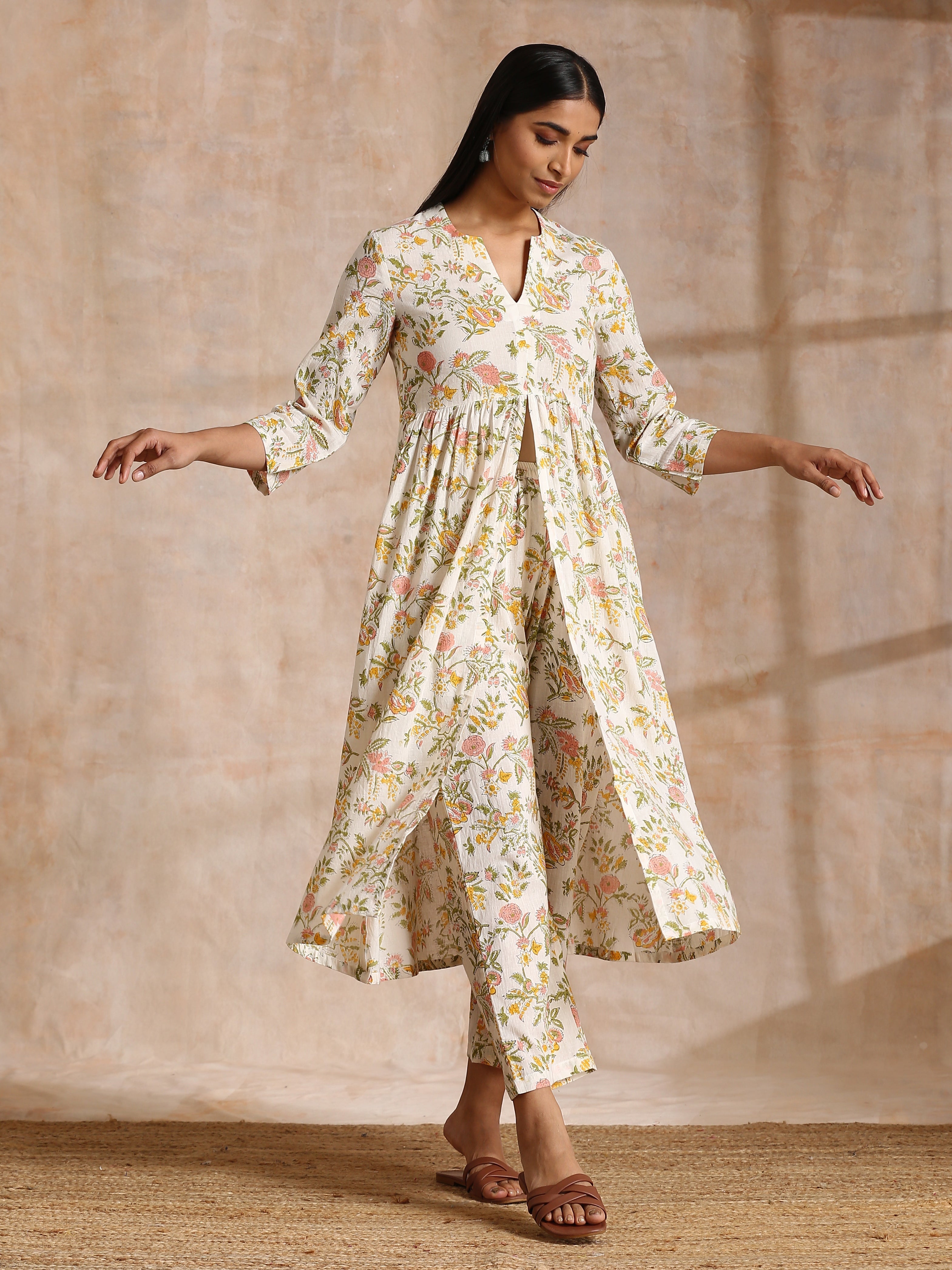 trueBrowns White Multi Color Overall Block Print Cotton Kurta Pant Set - Distacart