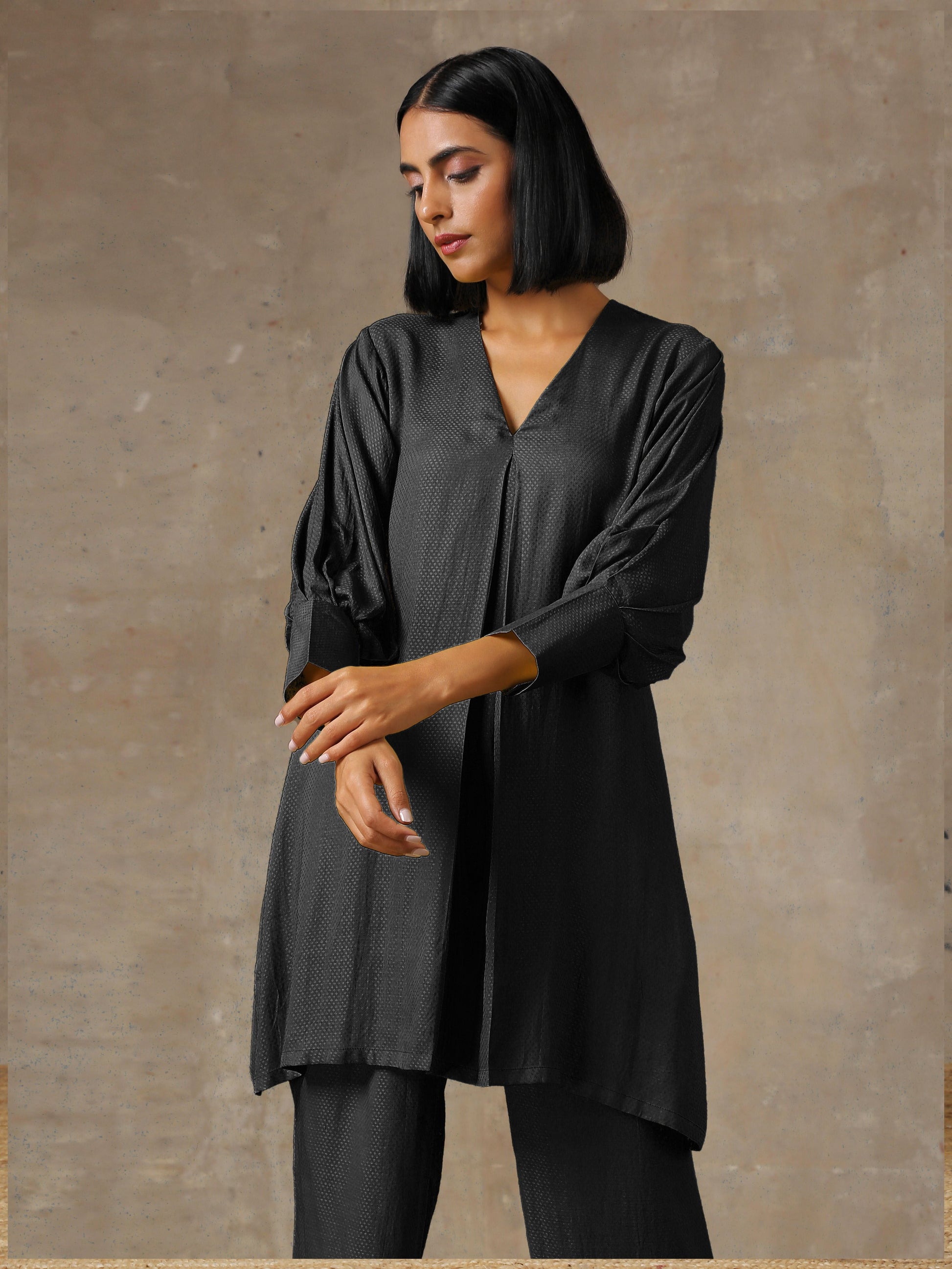 trueBrowns Black Solid Textured Co-Ord Set - Distacart