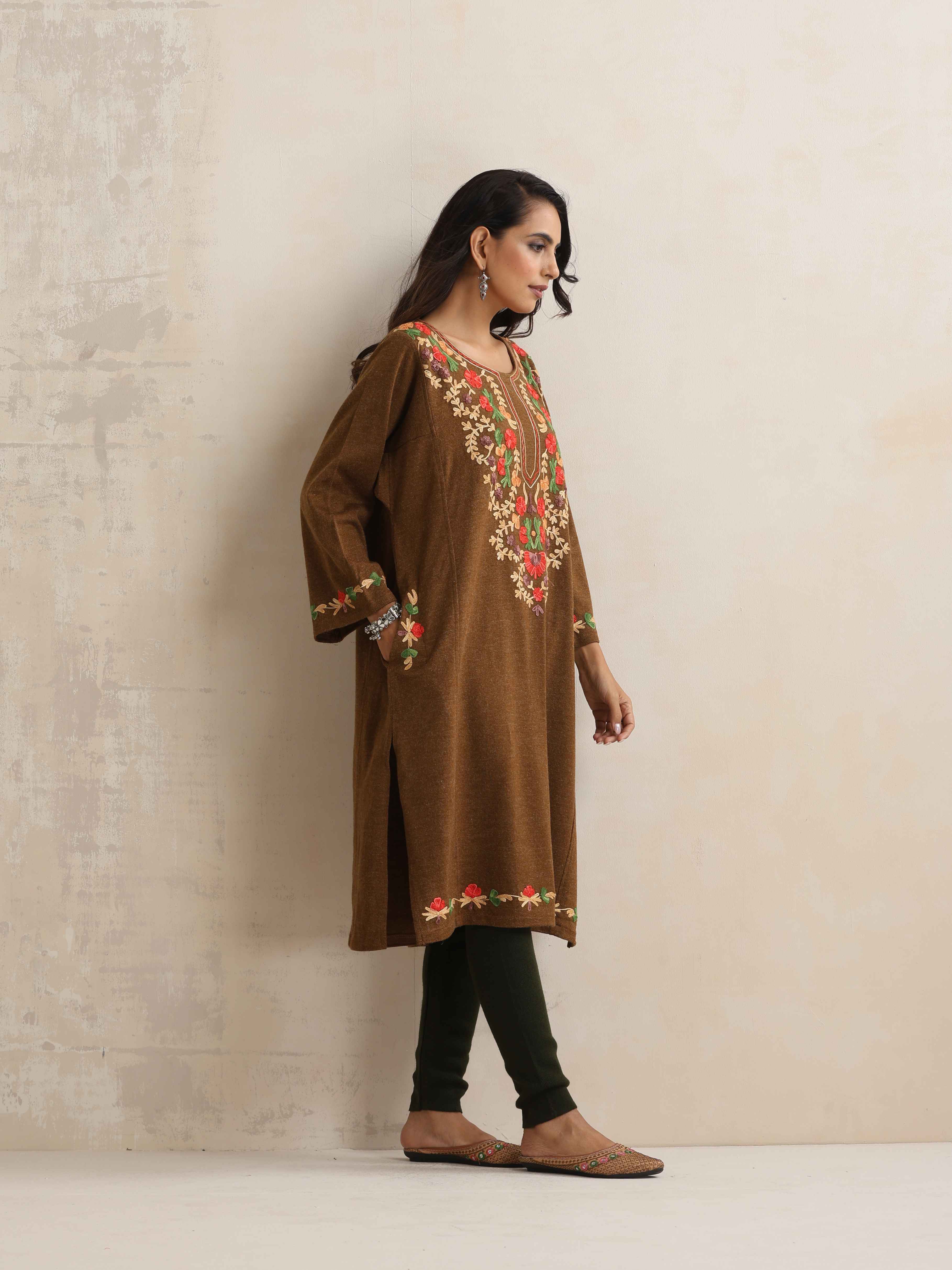 trueBrowns Brown Kashmiri Embroidered Woollen Phiran Kurta - Distacart