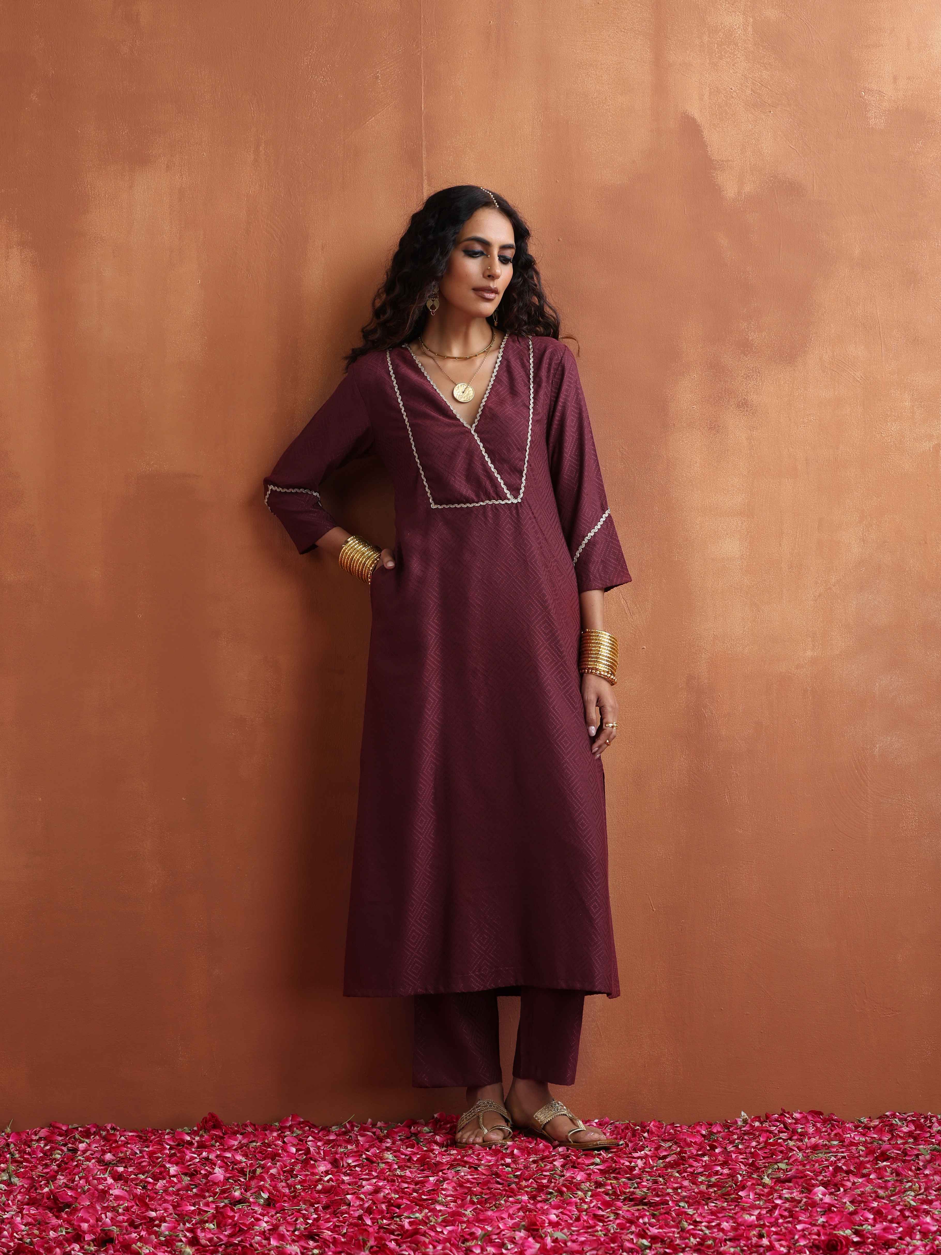 trueBrowns Maroon Straight Kurta Set - Distacart