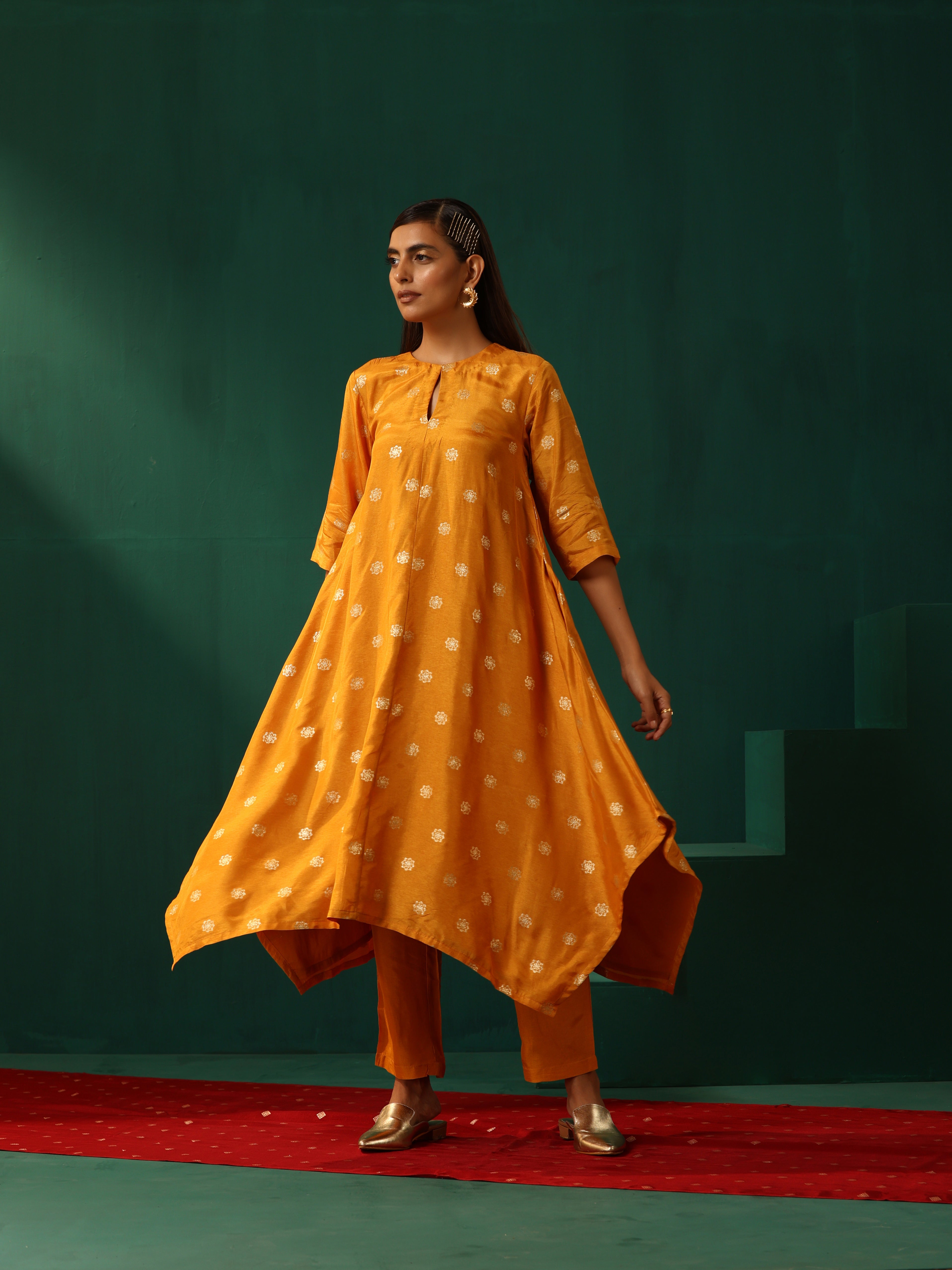 trueBrowns Mustard Geometric Floral Viscose Silk Handkerchief Kurta Pant Set - Distacart