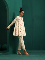 Thumbnail for trueBrowns Ivory Multi Color Floral Cotton Flared Co-ord Set - Distacart