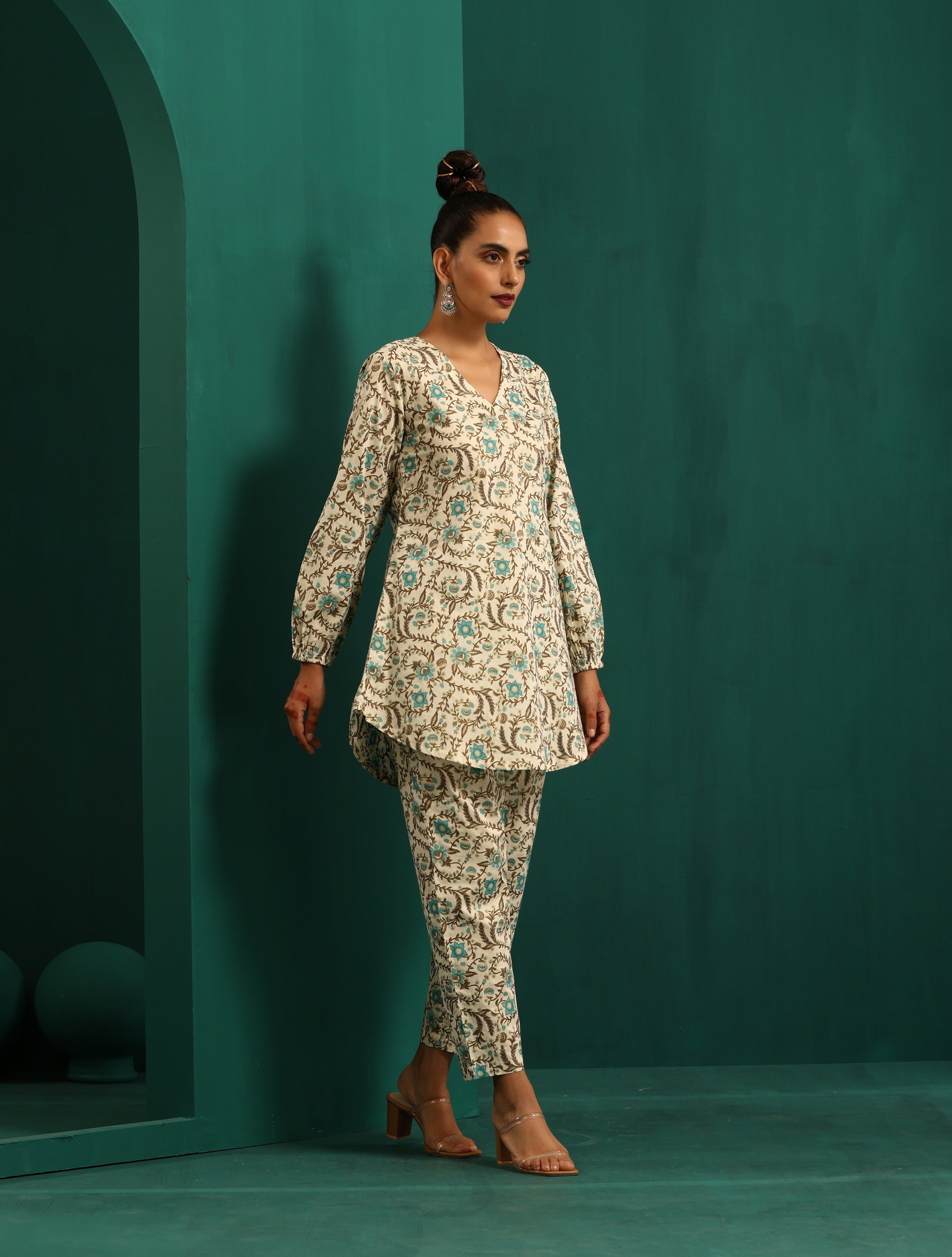 trueBrowns Teal Floral Cotton Printed Short Co-ord Set - Distacart