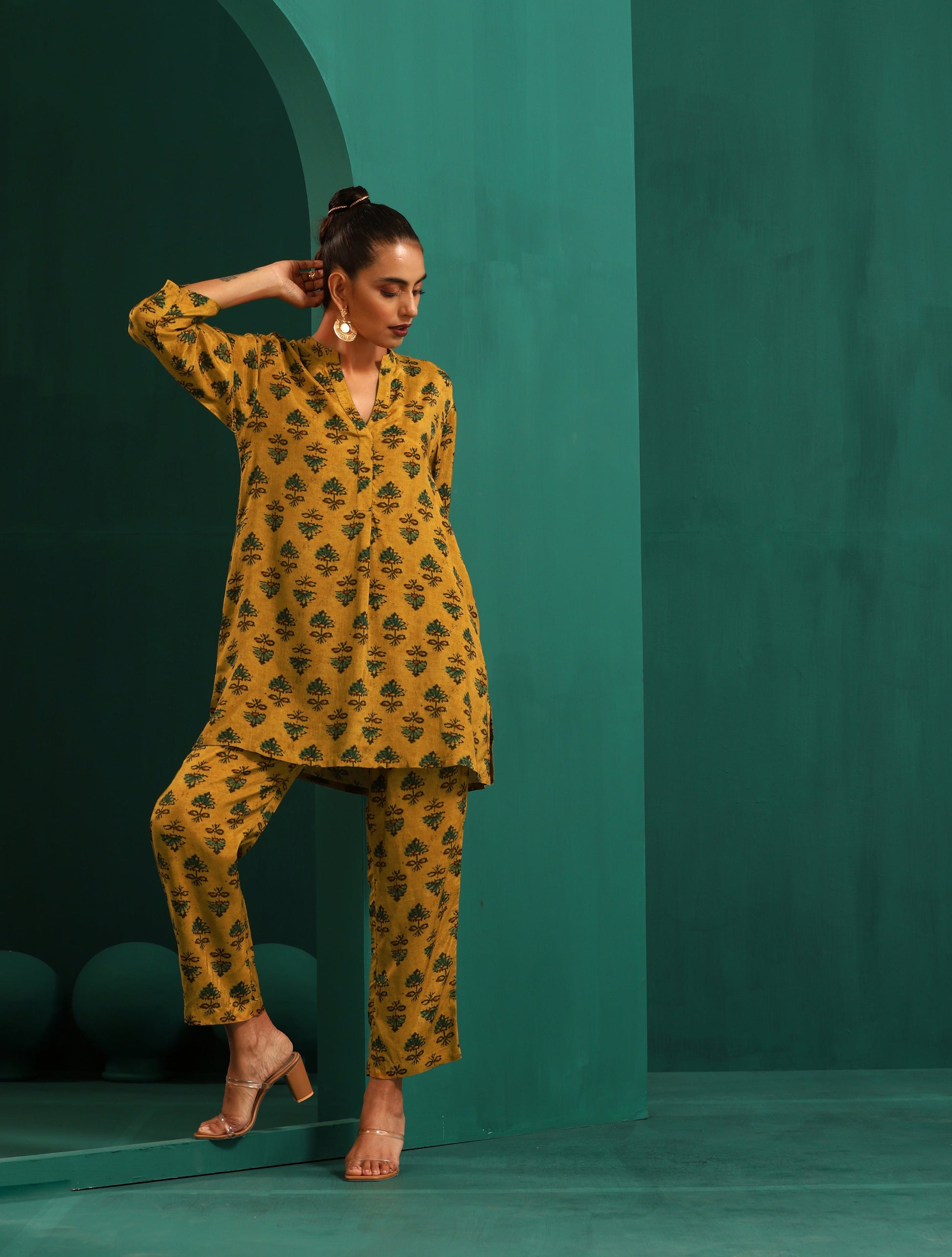 trueBrowns Mustard Flower Stem Muslin Silk Printed Relaxed Co-ord Set - Distacart