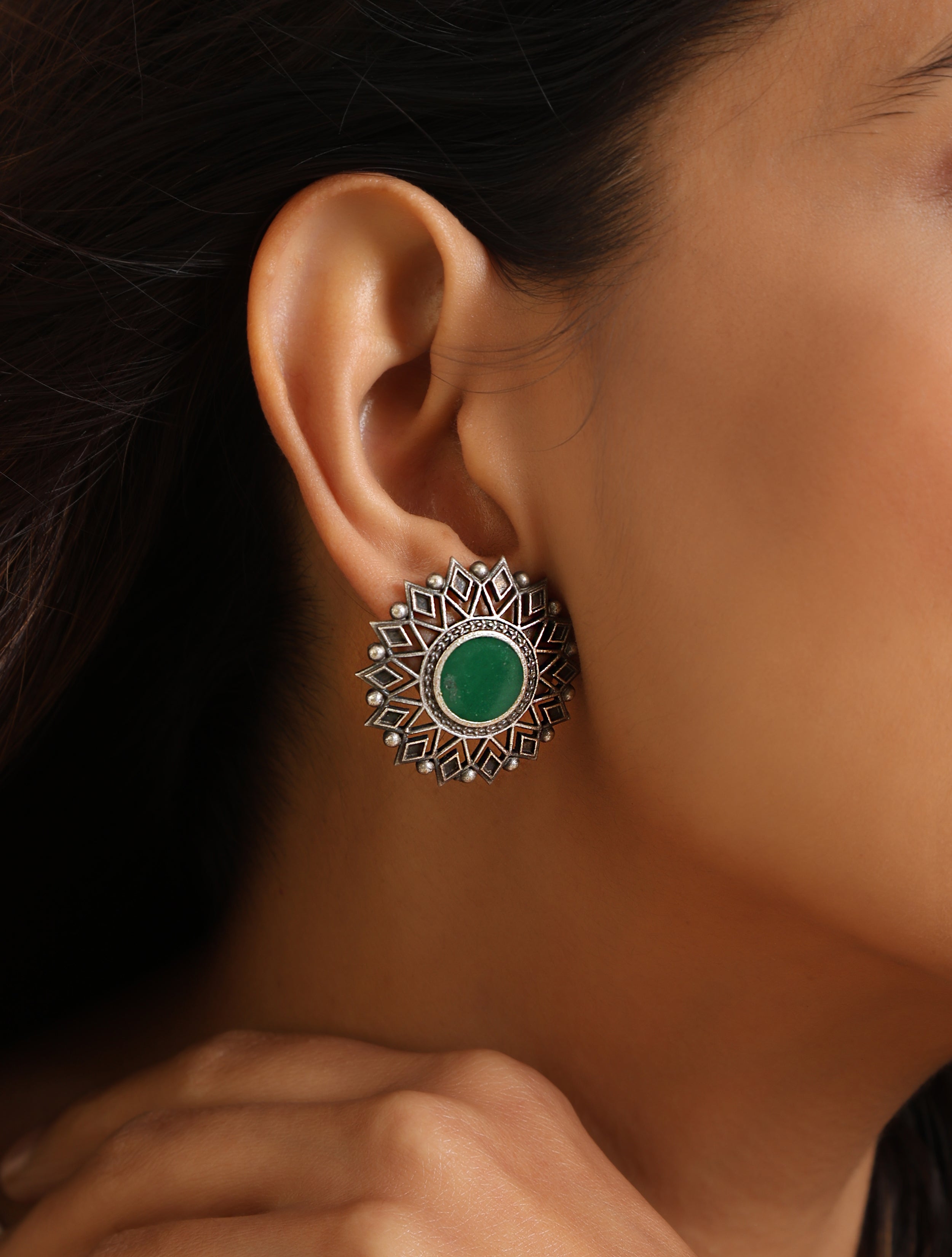 trueBrowns Silver Green Stud Earrings - Distacart