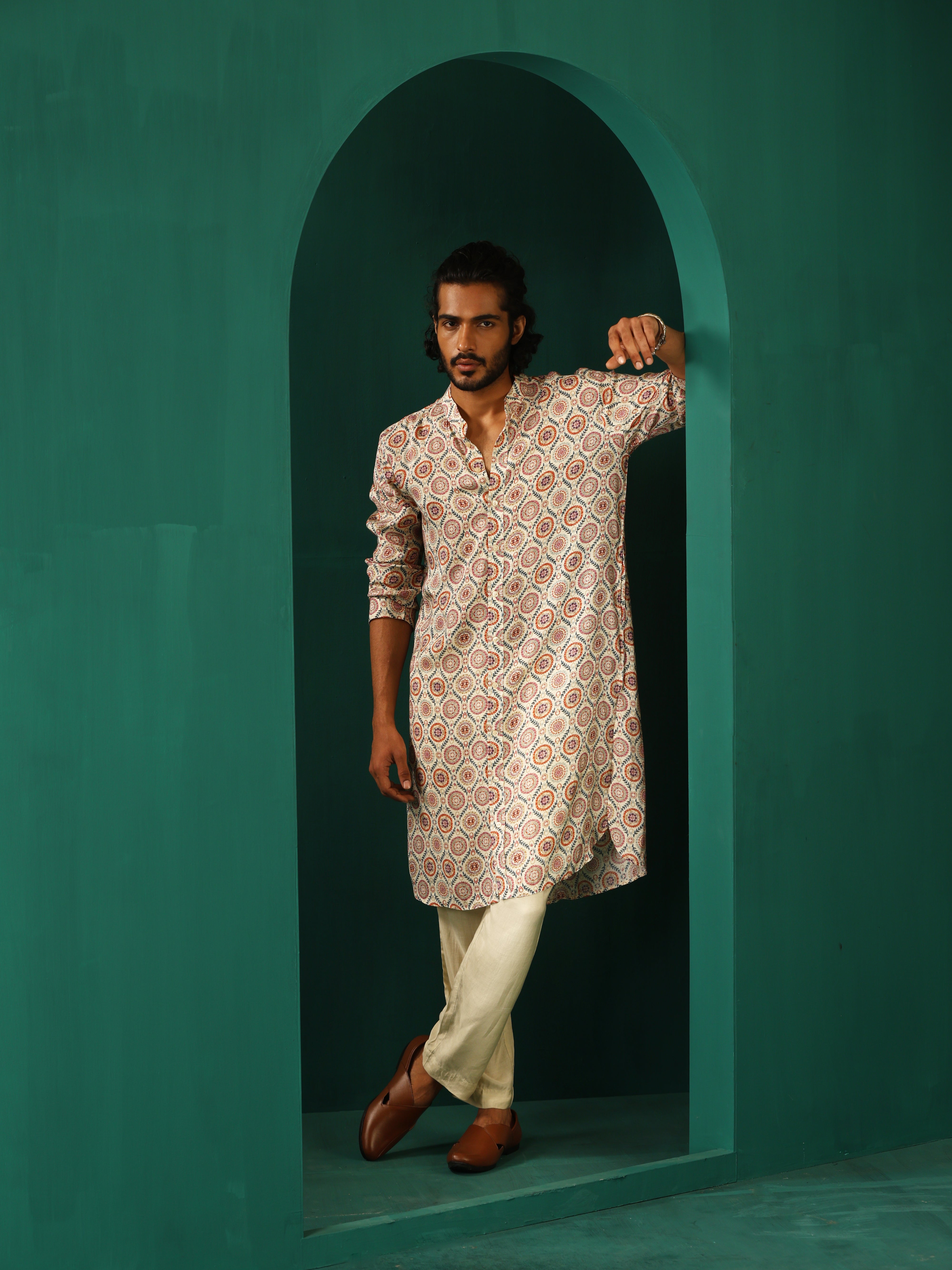 trueBrowns Men's Off White Circle Floral Muslin Silk Printed Long Kurta - Distacart