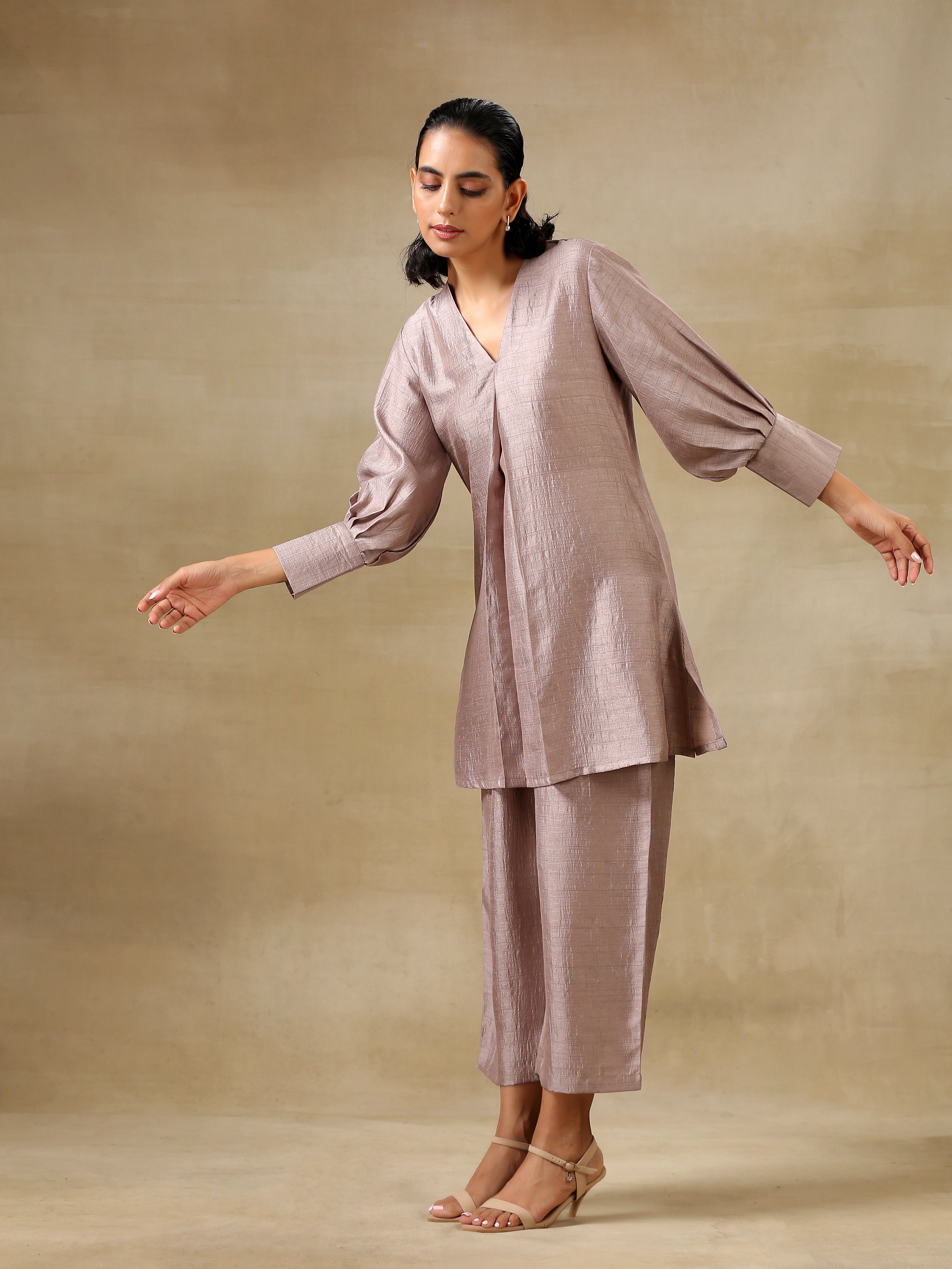 trueBrowns Grey Textured Silk Neck Pleat Co-Ord Set - Distacart