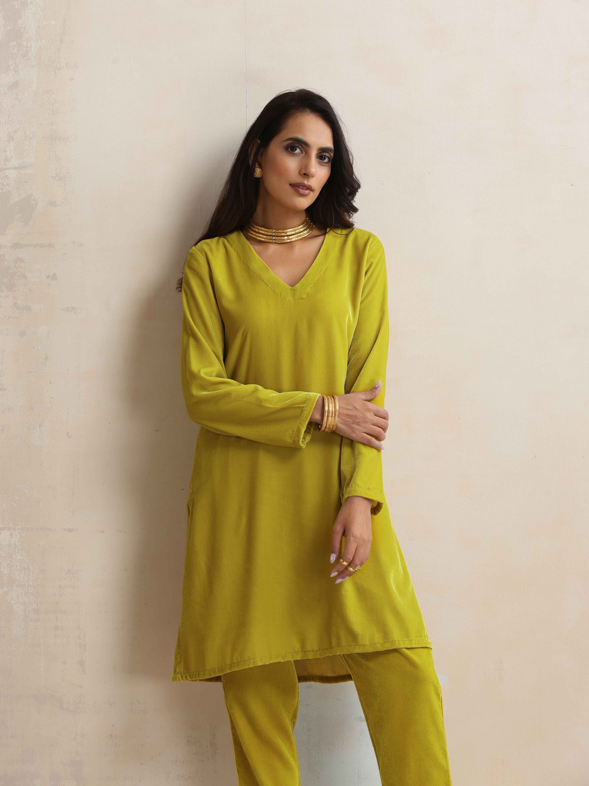 trueBrowns Lime Velvet Kurta Co-ord Set - Distacart