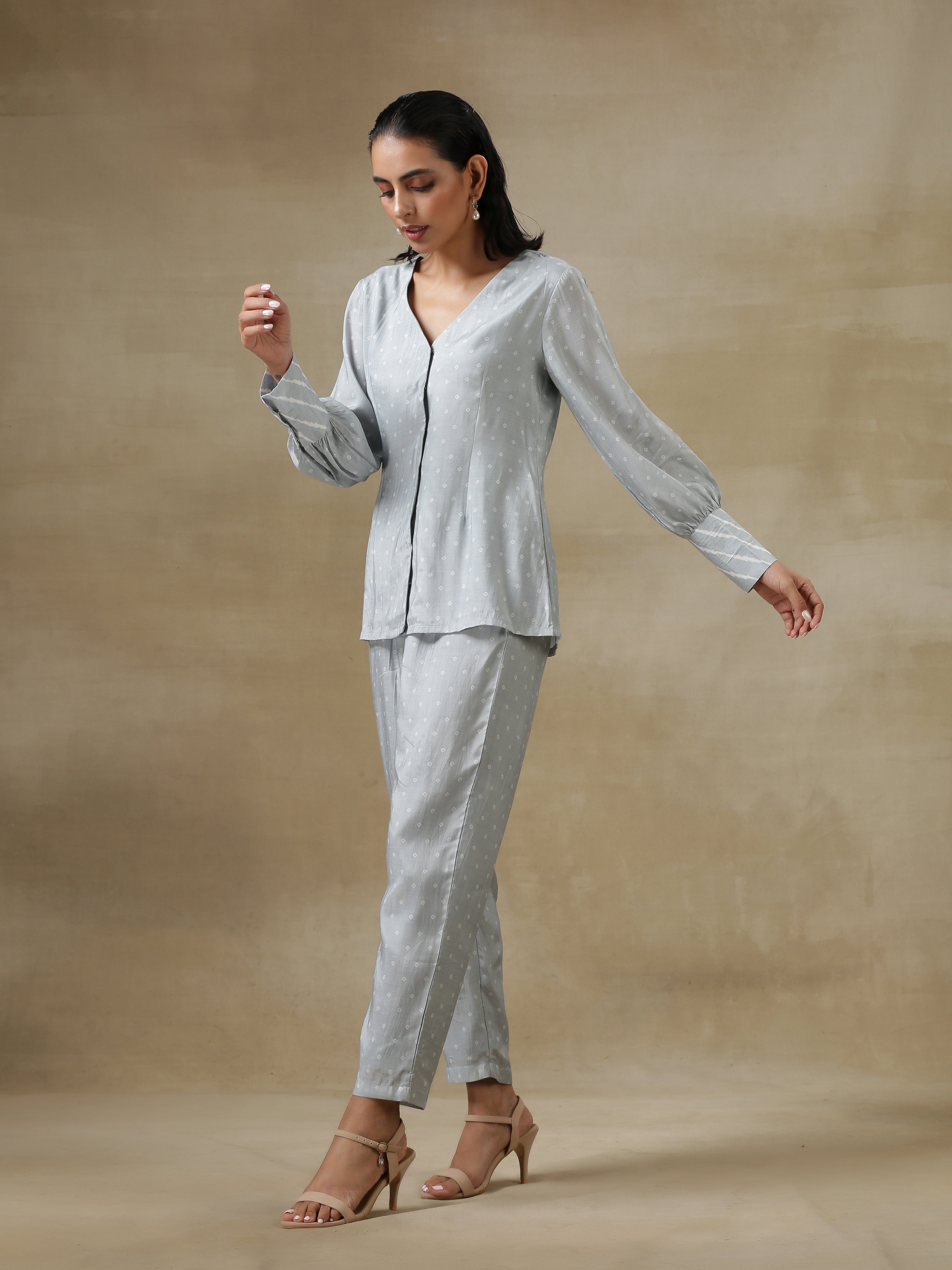 trueBrowns Grey Bandhani Printed Silk Front Open Short Co-Ord Set - Distacart