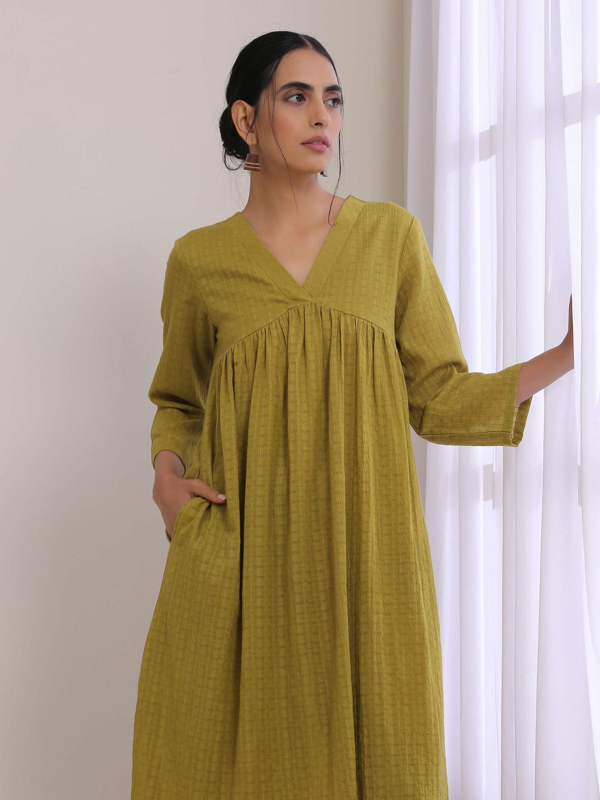 trueBrowns Avacado Green Dobby Flared Slit Kurta Pant Set - Distacart