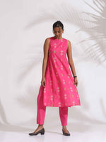 Thumbnail for trueBrowns Pink Cotton Print Sleeveless Kurta Set