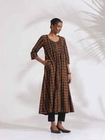 Thumbnail for trueBrowns Black Cotton Print Pleated Flared Kurta Set