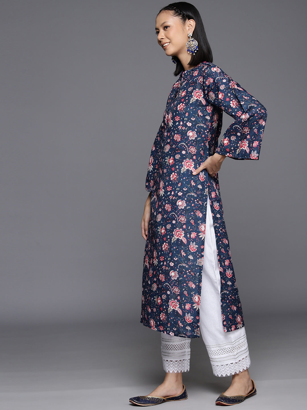 Varanga Women Blue Floral Printed Straight Kurta With Flared Sleeves - Distacart