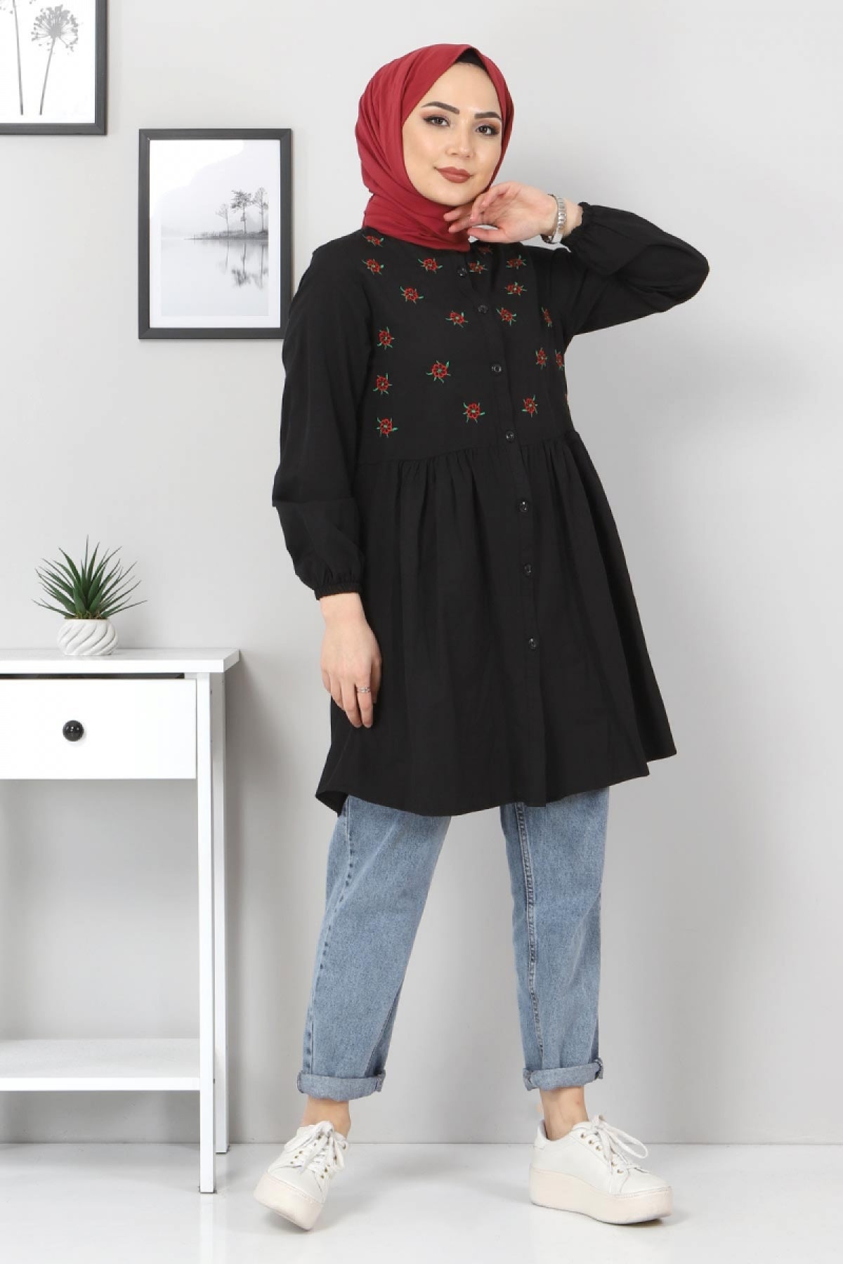 Pimu Muslim Wear Women's Embroidered Top - Black