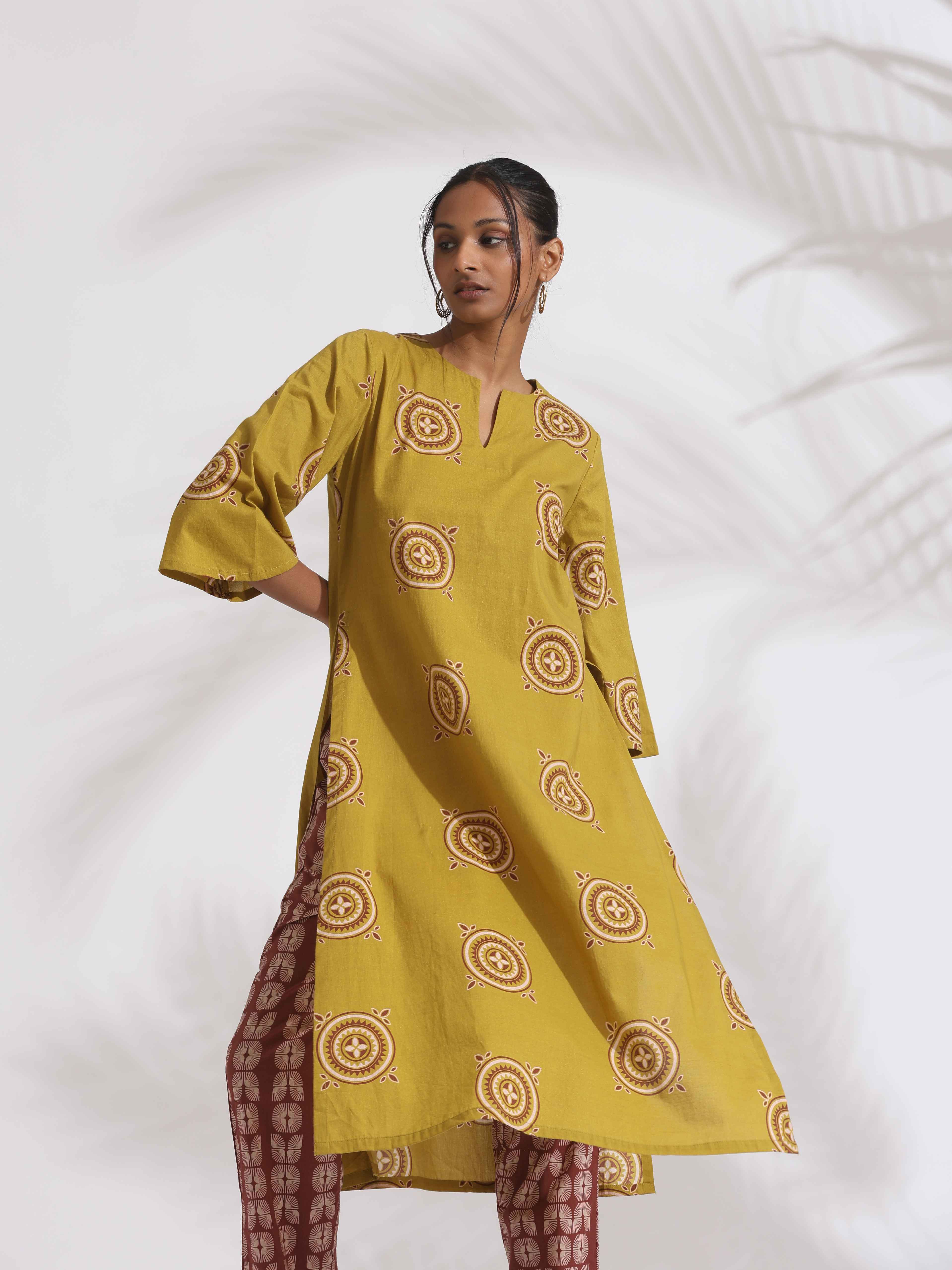 trueBrowns Green Cotton Print HighSlit Kurta Set