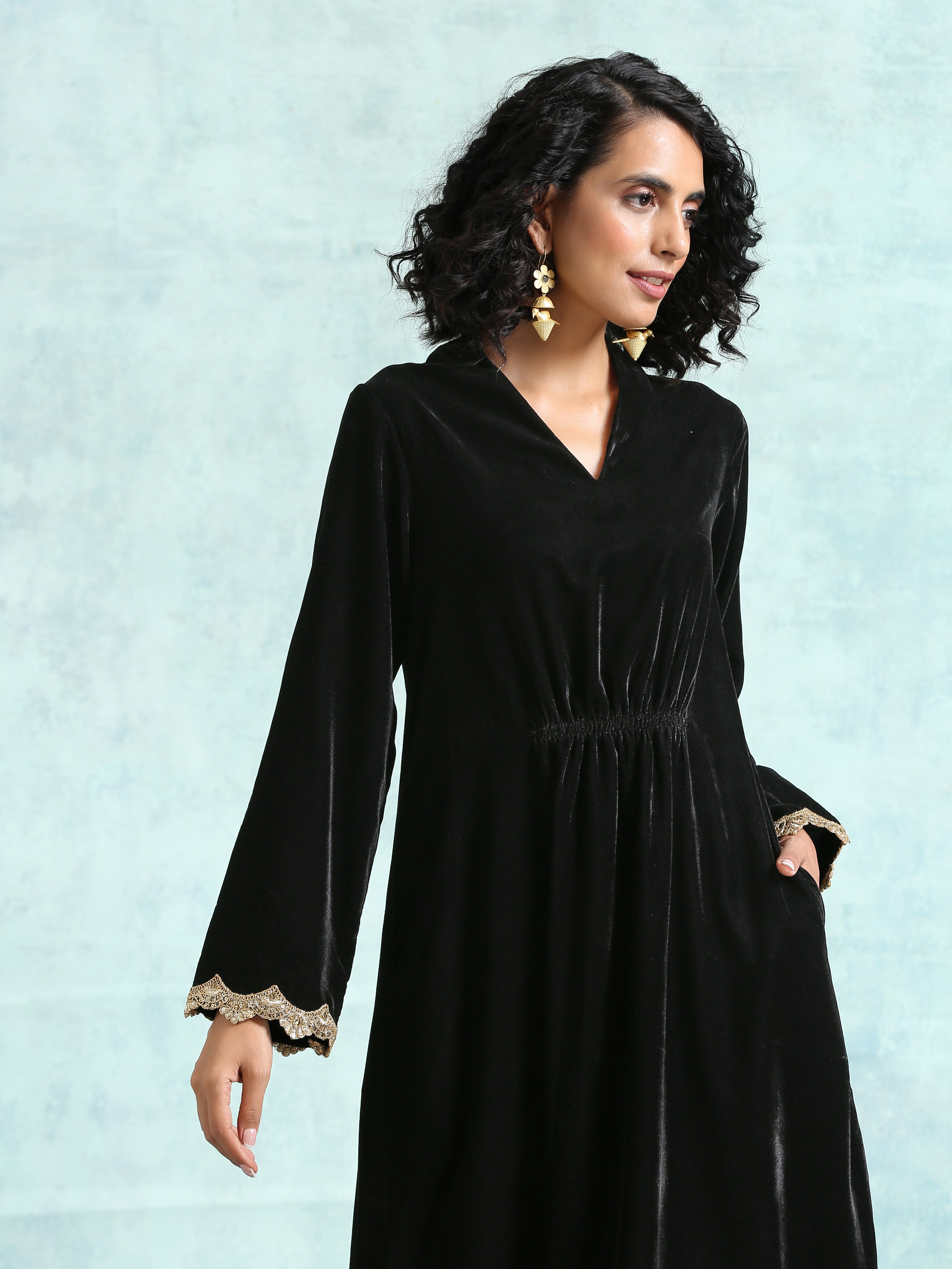 trueBrowns Black Velvet Lace Kurta - Distacart