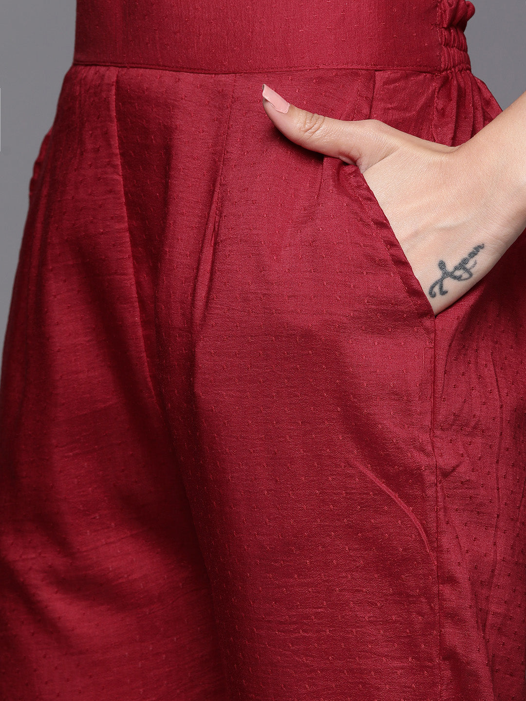 Varanga Thread Embroidered Kurta Paired With Straight Pant And Digital Printed Dupatta - Distacart