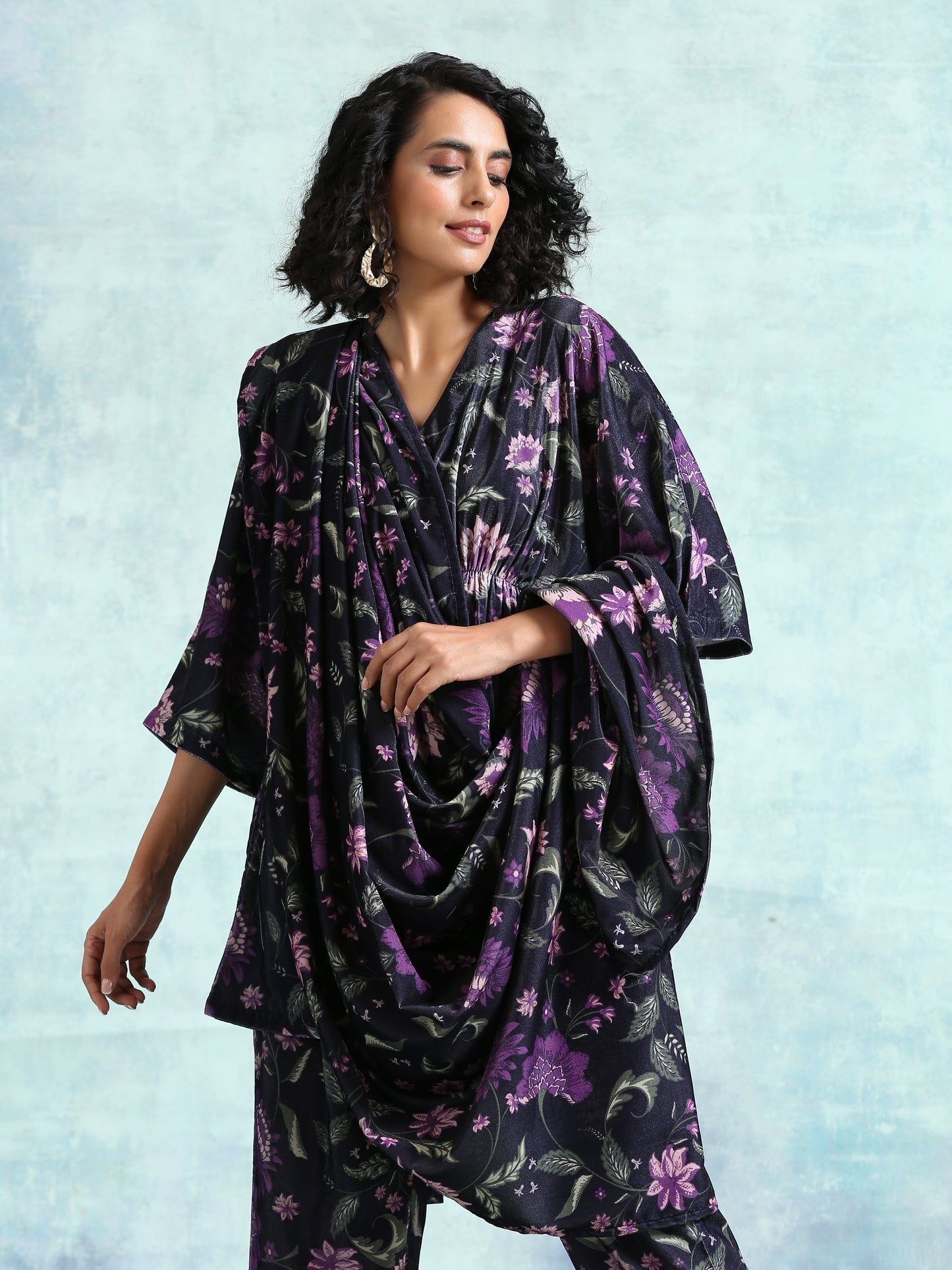trueBrowns Black Printed Velvet Shawl - Distacart