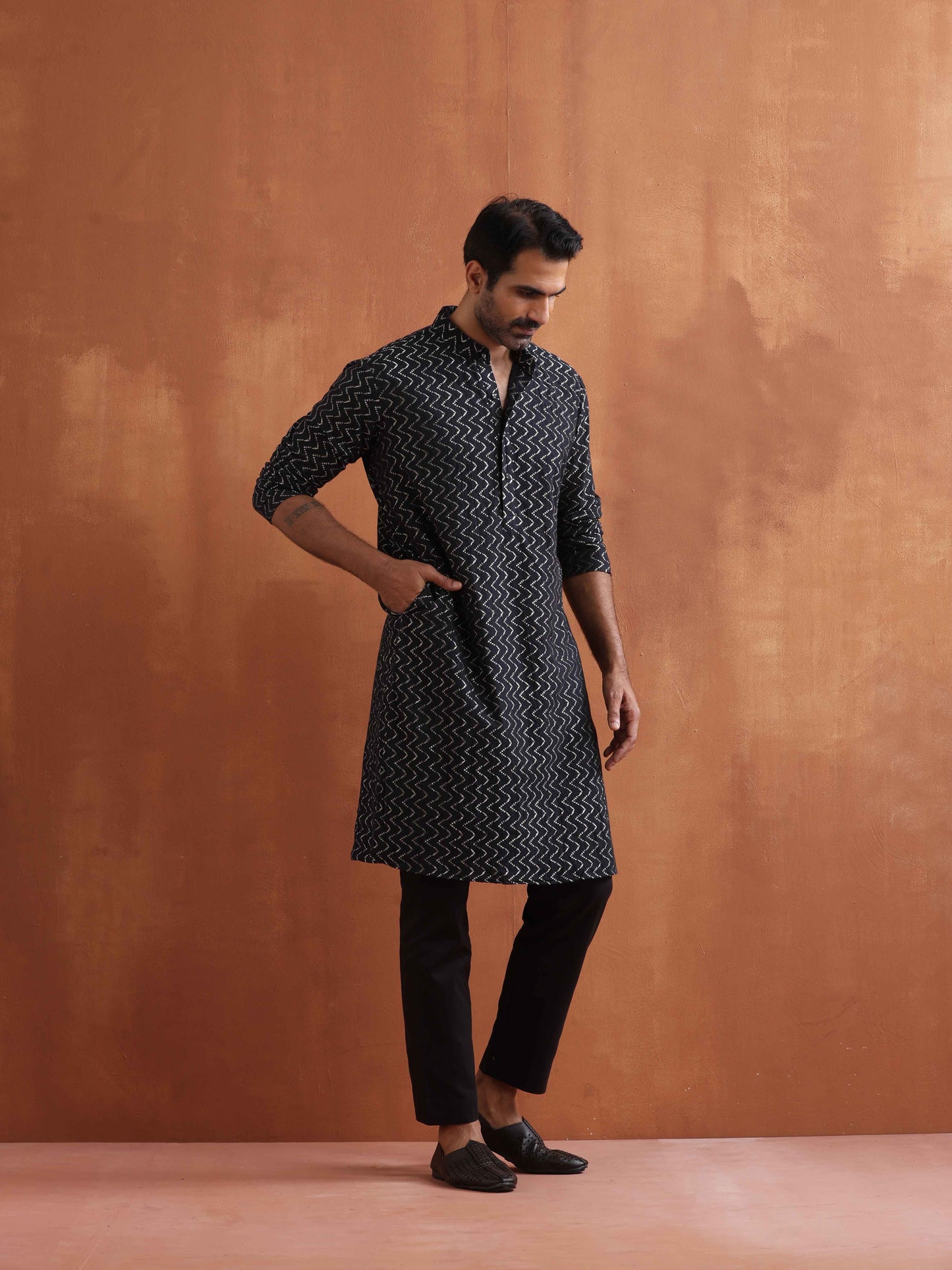 trueBrowns Men's Black Cotton Dobby Kurta - Distacart